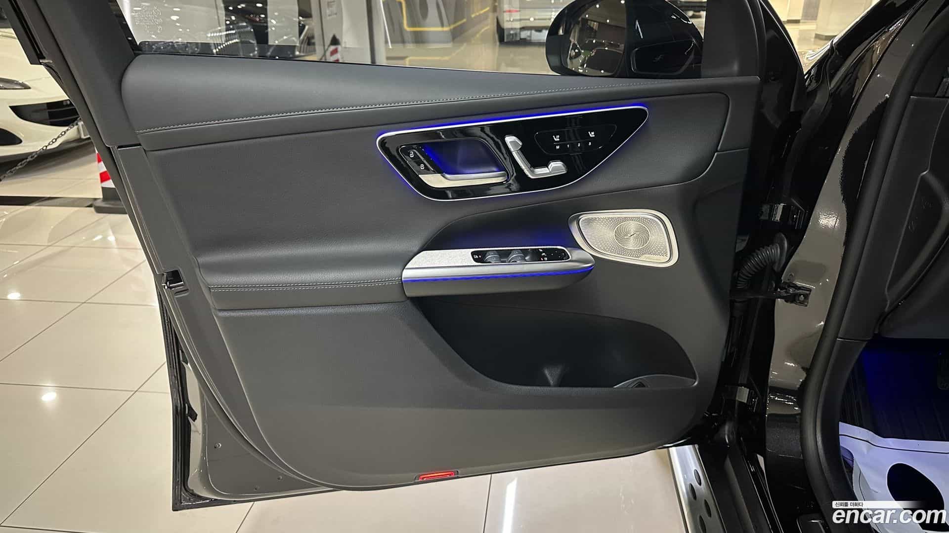 GLC-Class Mercedes-Benz 2024.11-OPTION-024