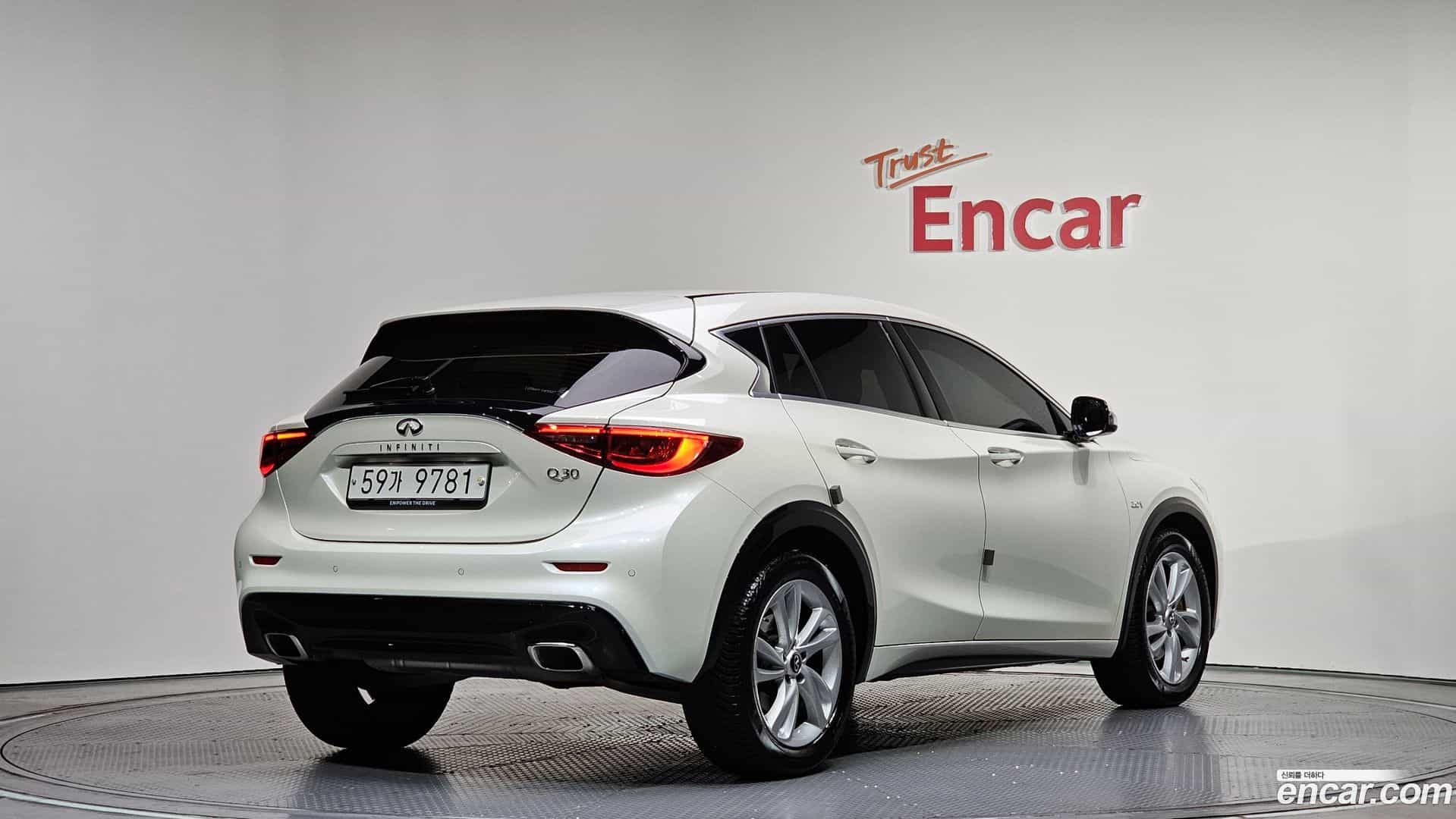 Q30 Infiniti 2019.0-OUTER-002