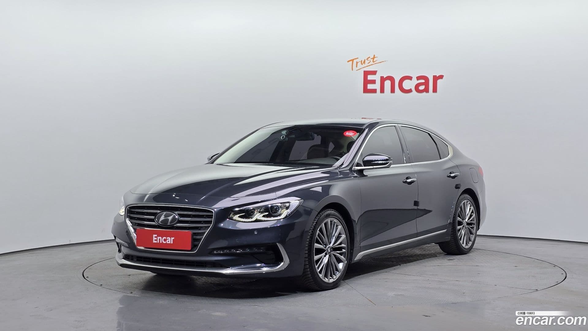 Main__Slider__Photo:Grandeur Hyundai 2017.8-0