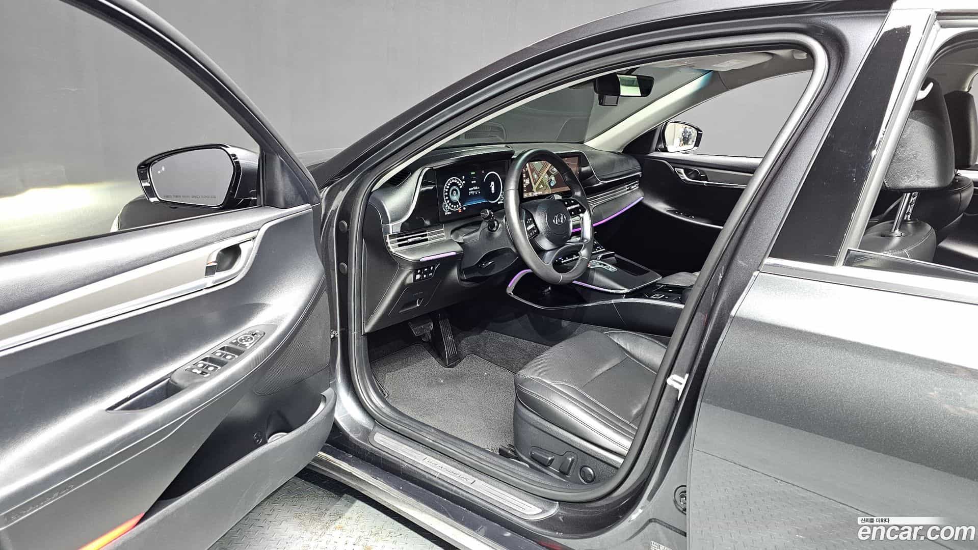 Grandeur Hyundai 2022.0-INNER-010