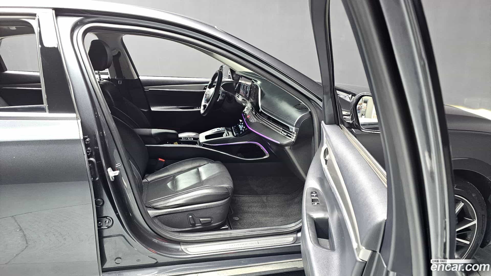 Grandeur Hyundai 2022.0-OPTION-015