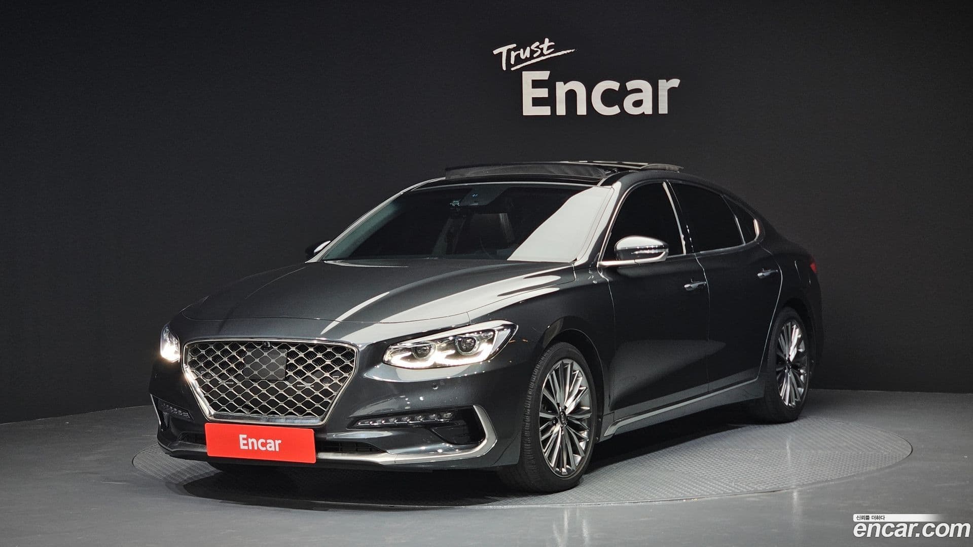 Main__Slider__Photo:Grandeur Hyundai 2019.4-0