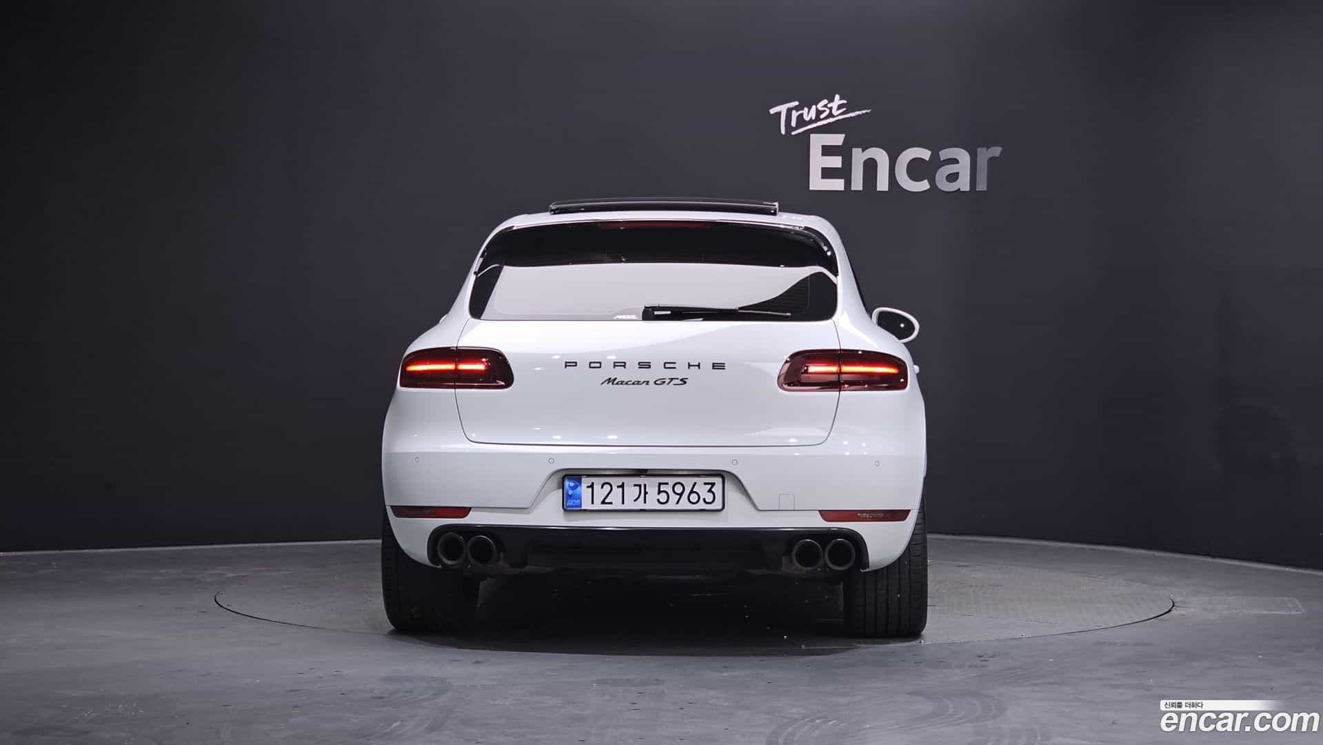 Macan Porsche 2018.1-OUTER-004
