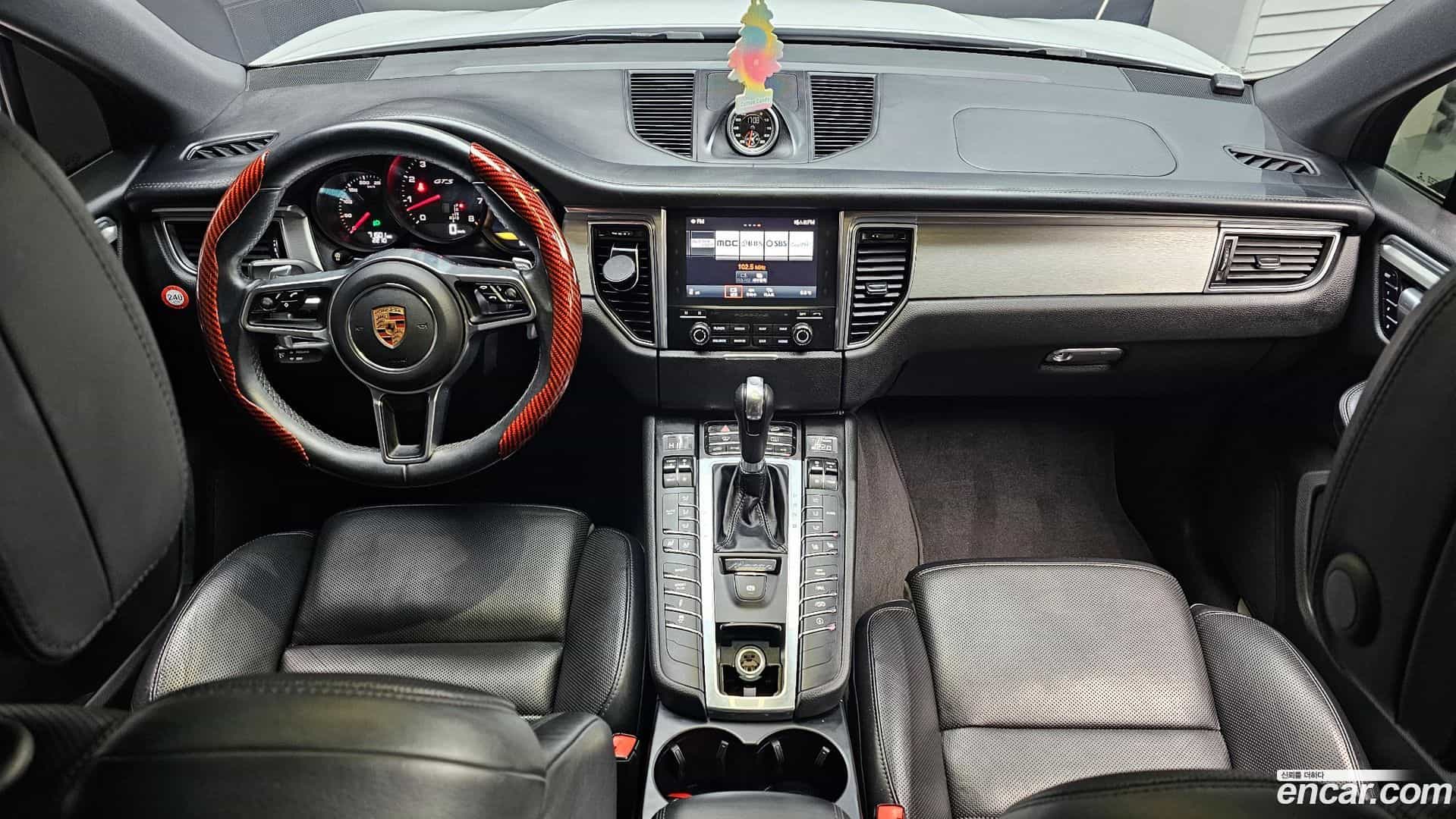 Macan Porsche 2018.1-INNER-007