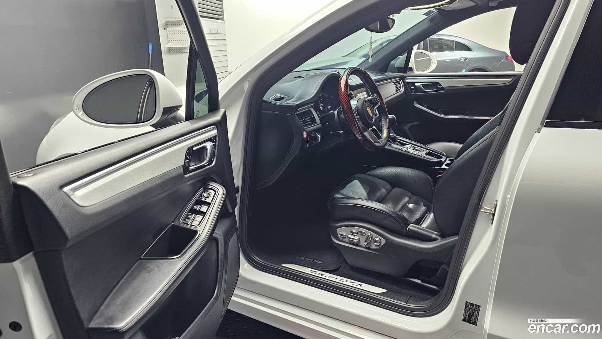 Macan Porsche 2018.1-INNER-010