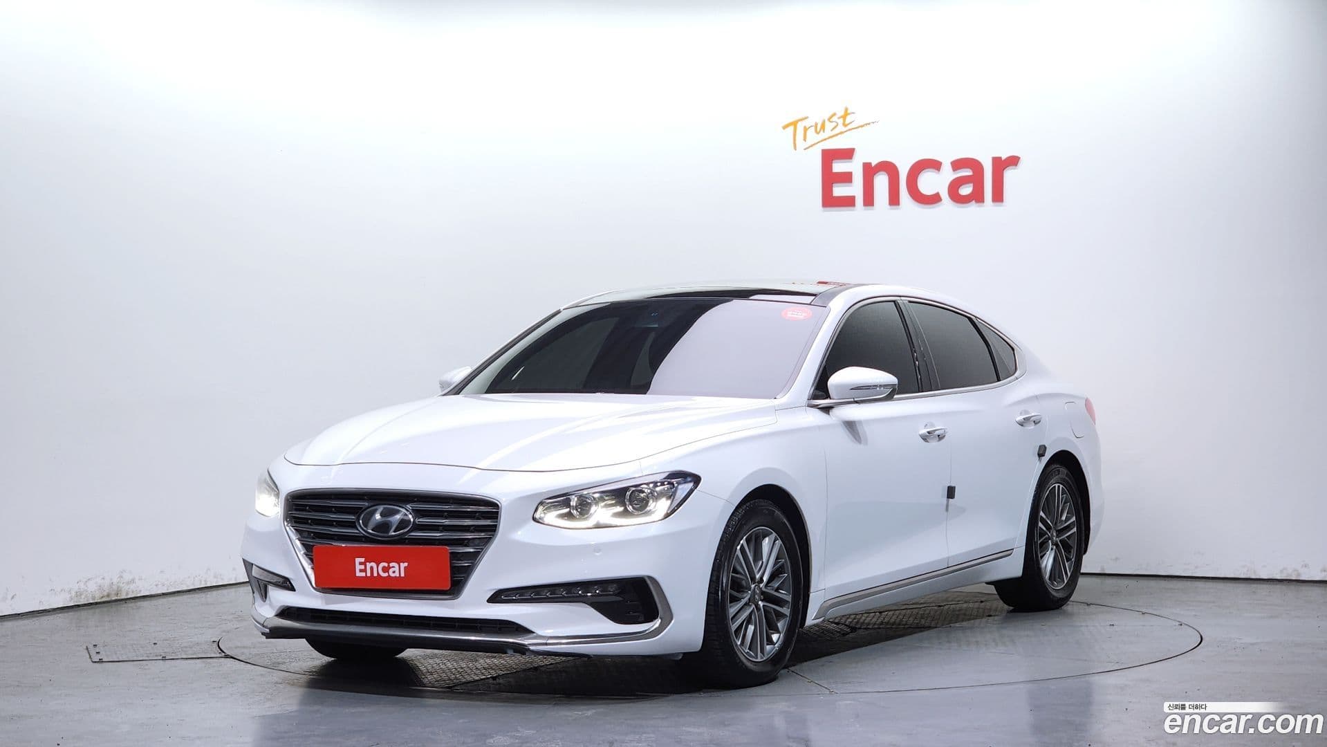 Main__Slider__Photo:Grandeur Hyundai 2019.0-0