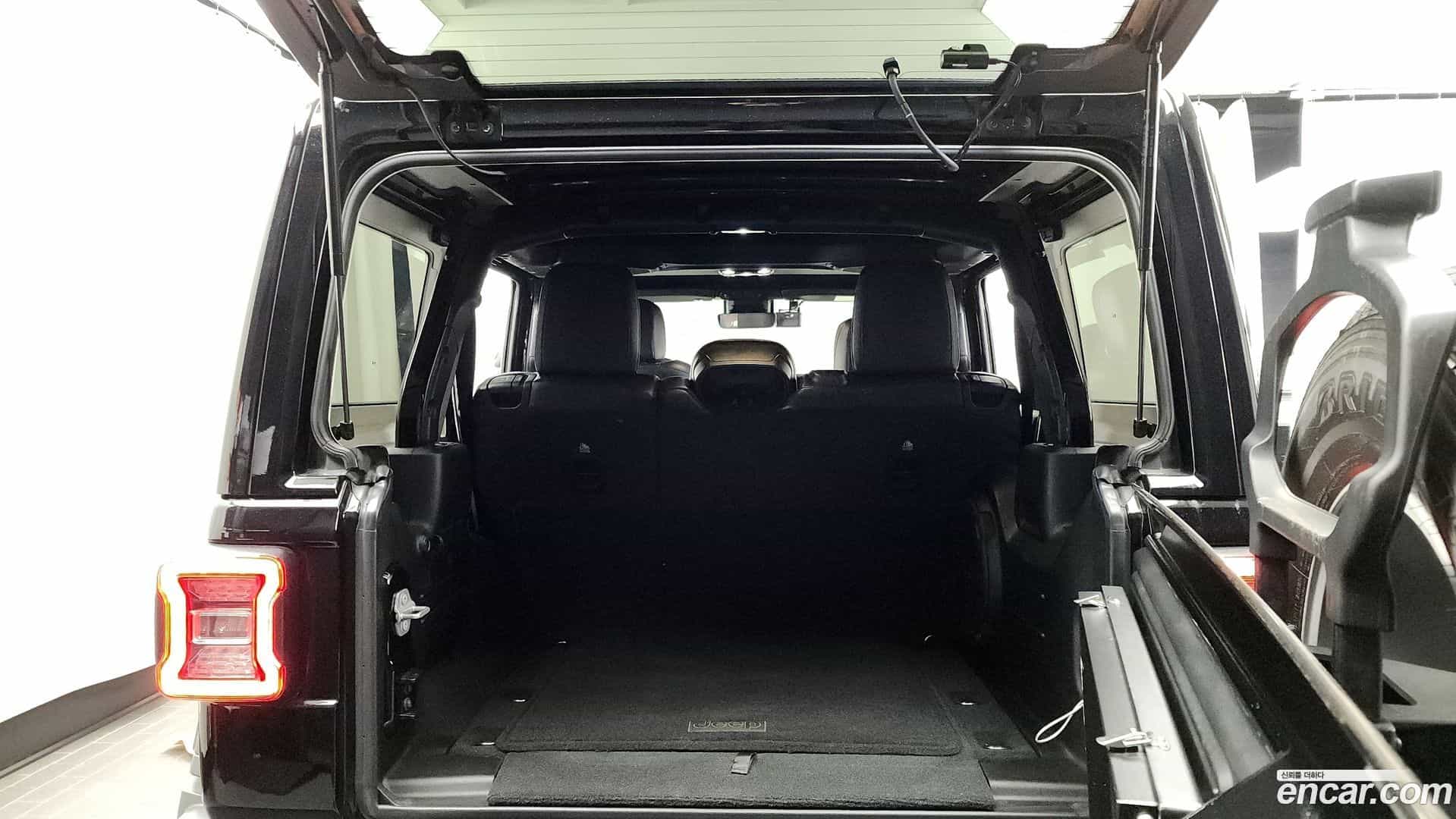 Wrangler Jeep 2022.5-OPTION-024