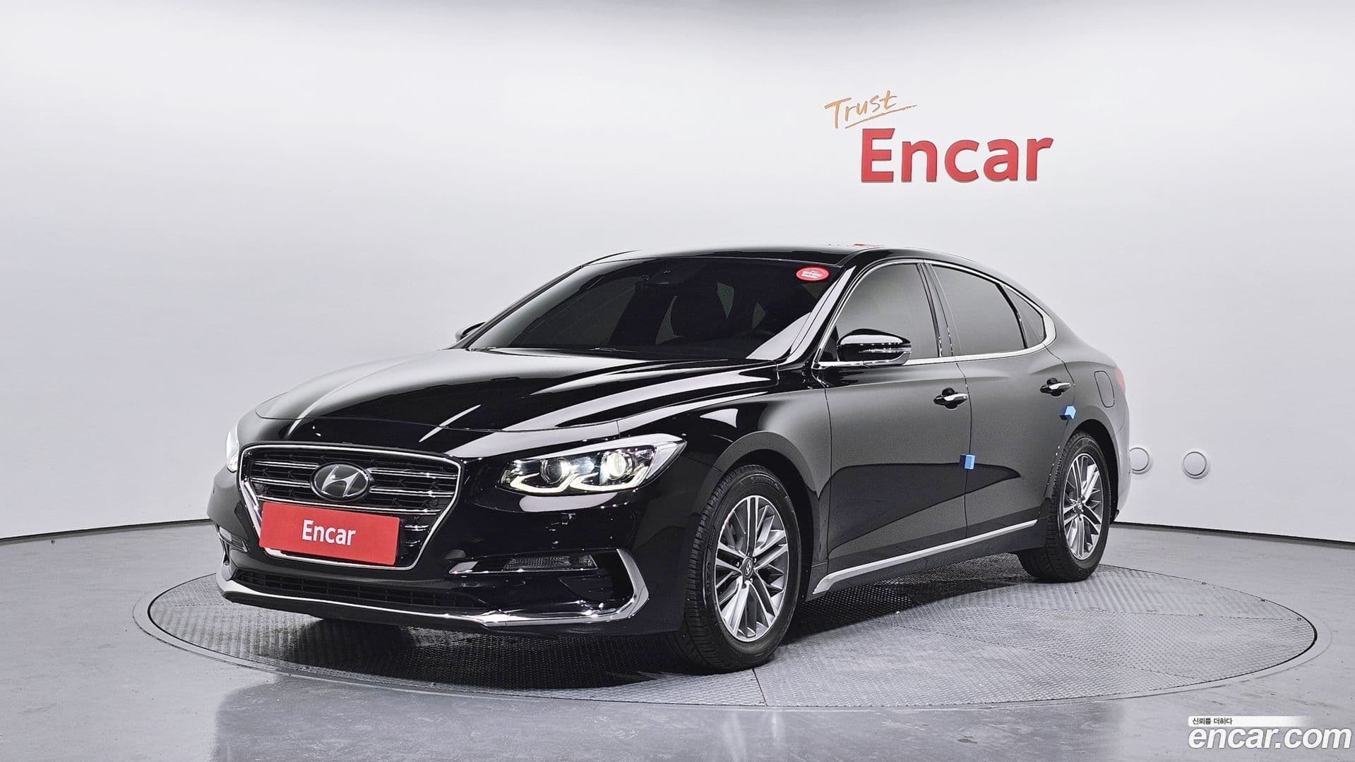 Main__Slider__Photo:Grandeur Hyundai 2019.1-0