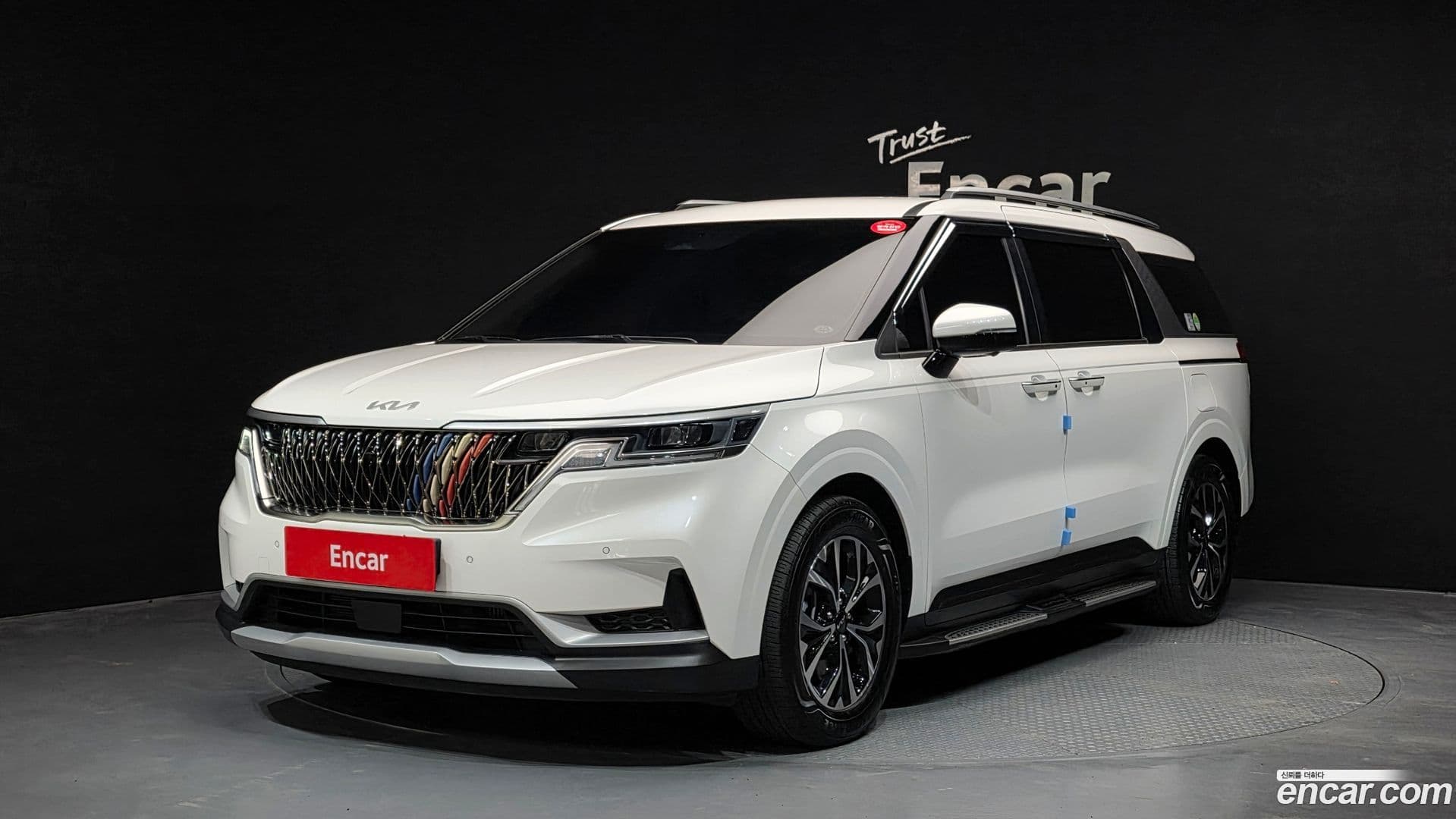 Main__Slider__Photo:Canival Kia 2023.0-0
