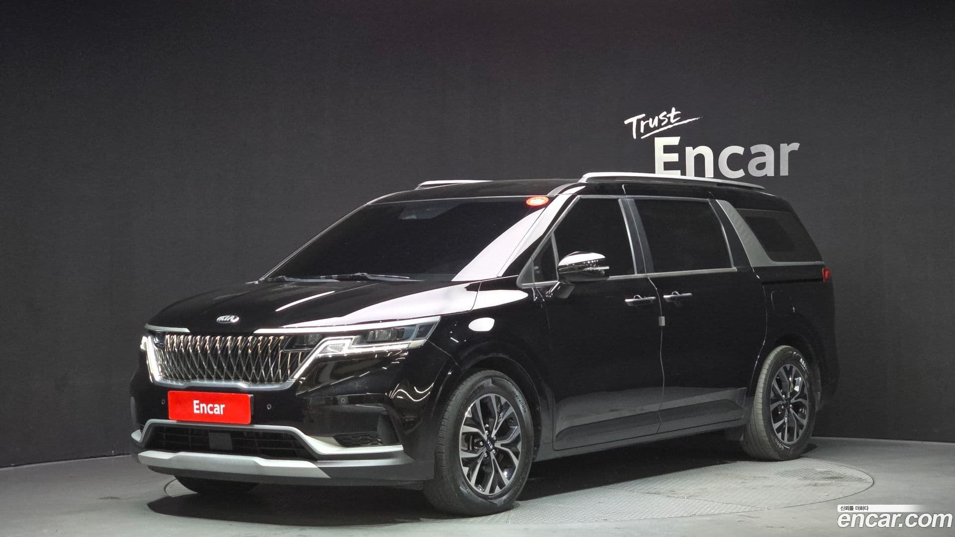 Main__Slider__Photo:Canival Kia 2020.11-0