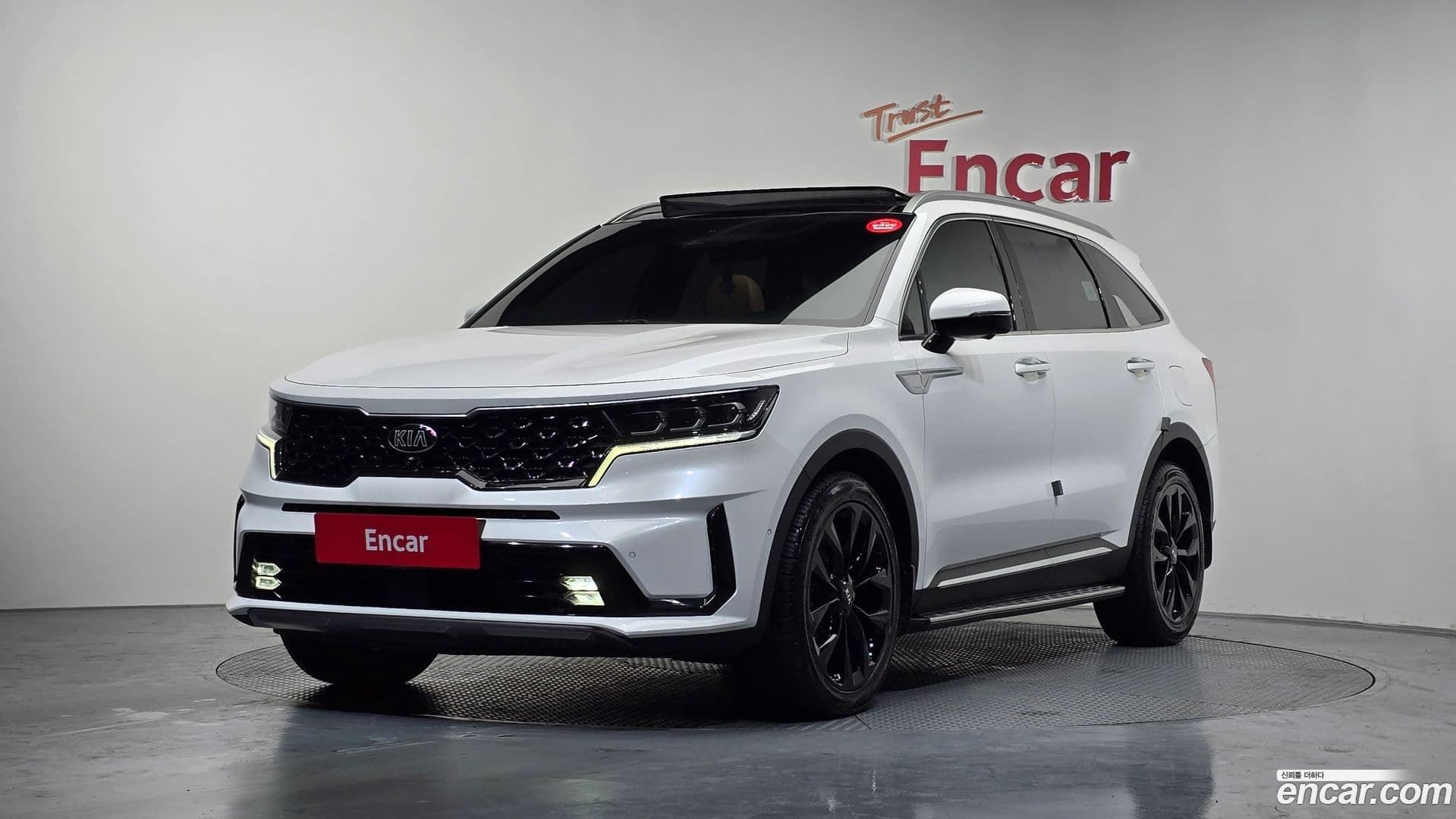Main__Slider__Photo:Sorento Kia 2020.8-0