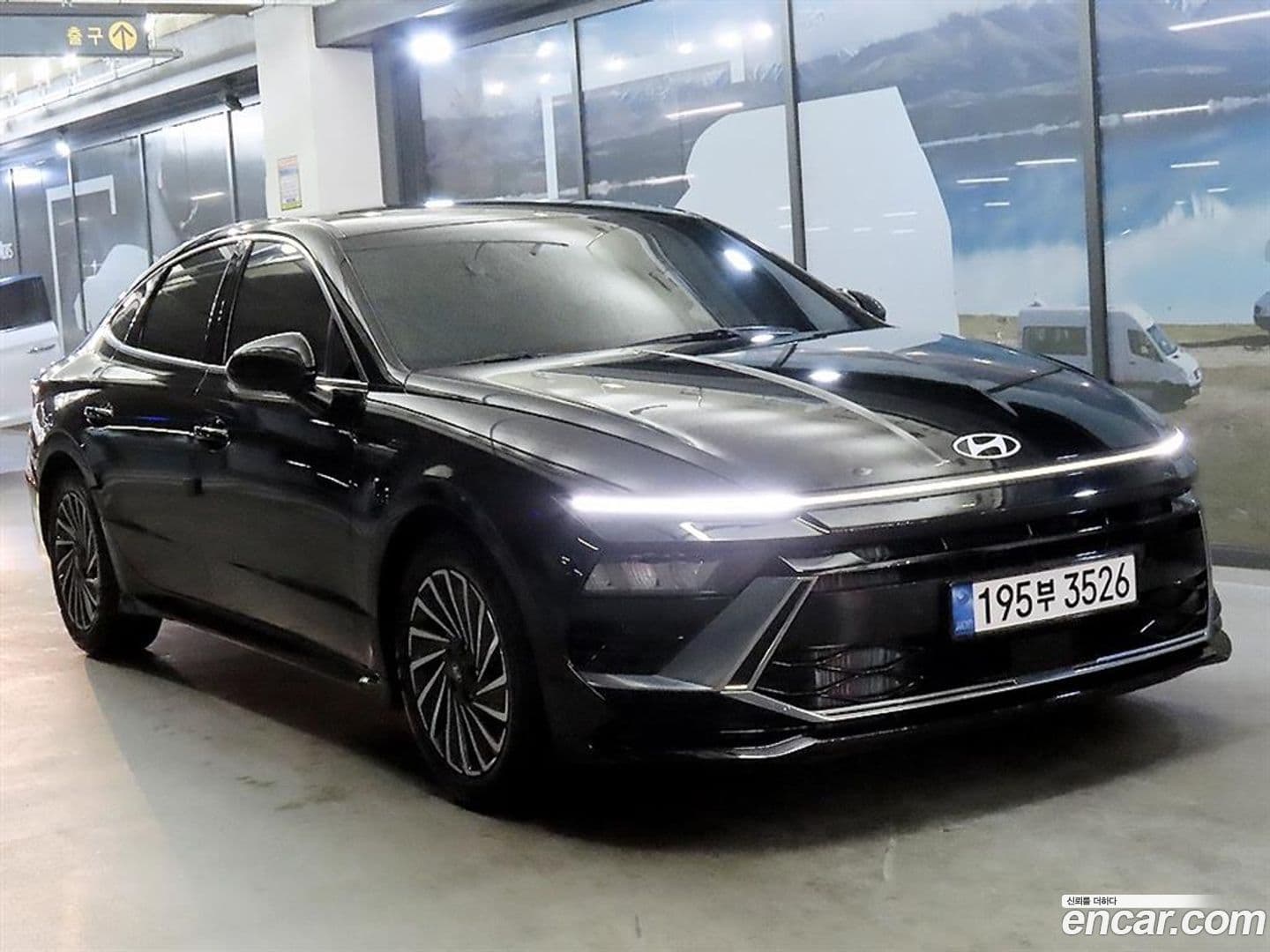Main__Slider__Photo:Sonata Hyundai 2023.9-0