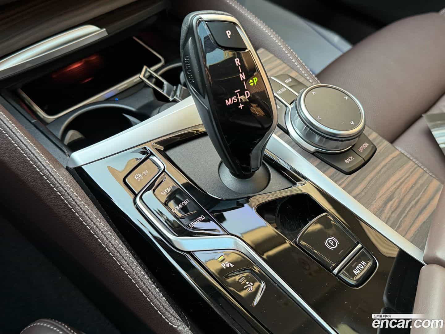 Gran Turismo BMW 2022.8-INNER-009