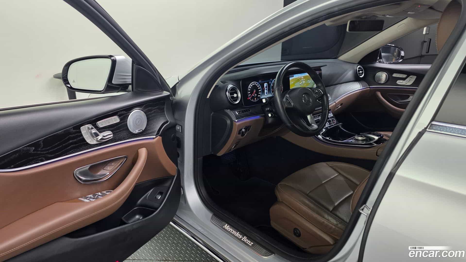 E-Class Mercedes-Benz 2018.0-INNER-010