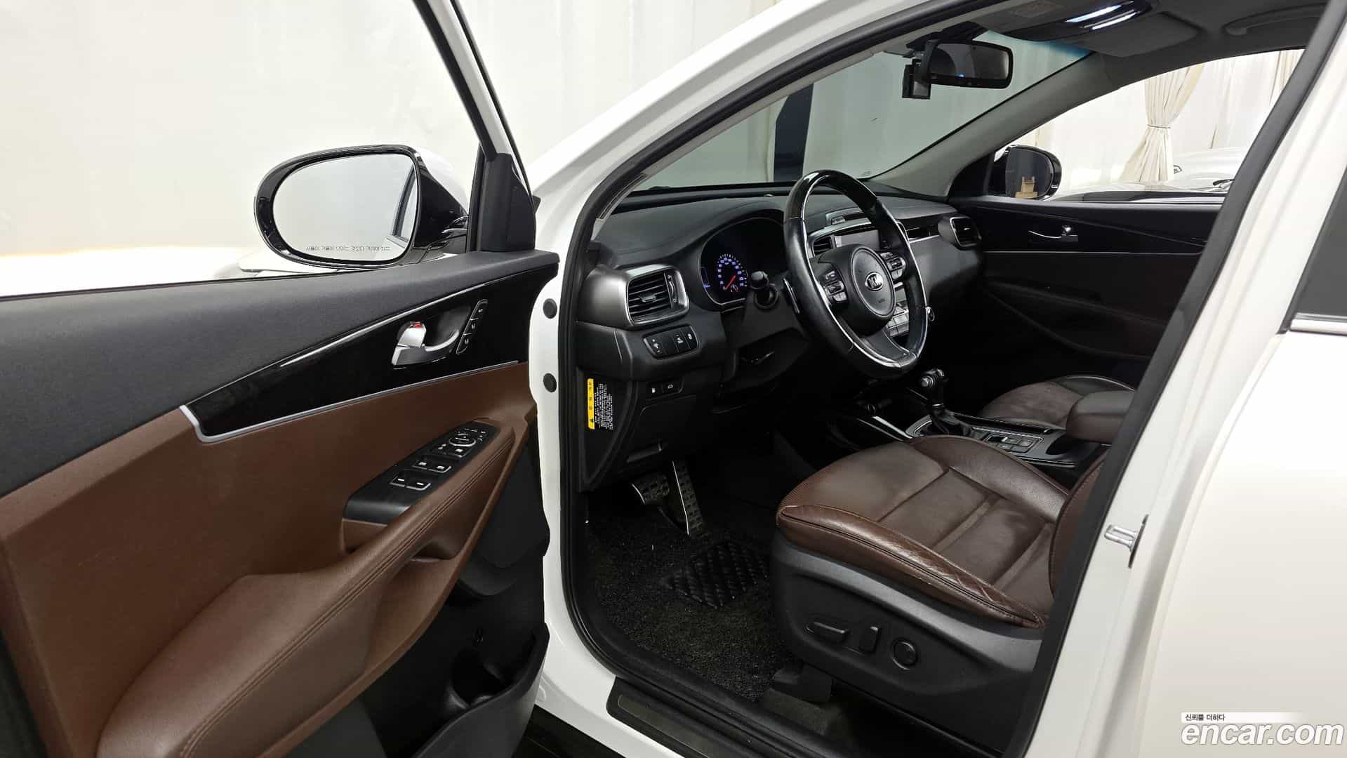 Sorento Kia 2017.5-INNER-010