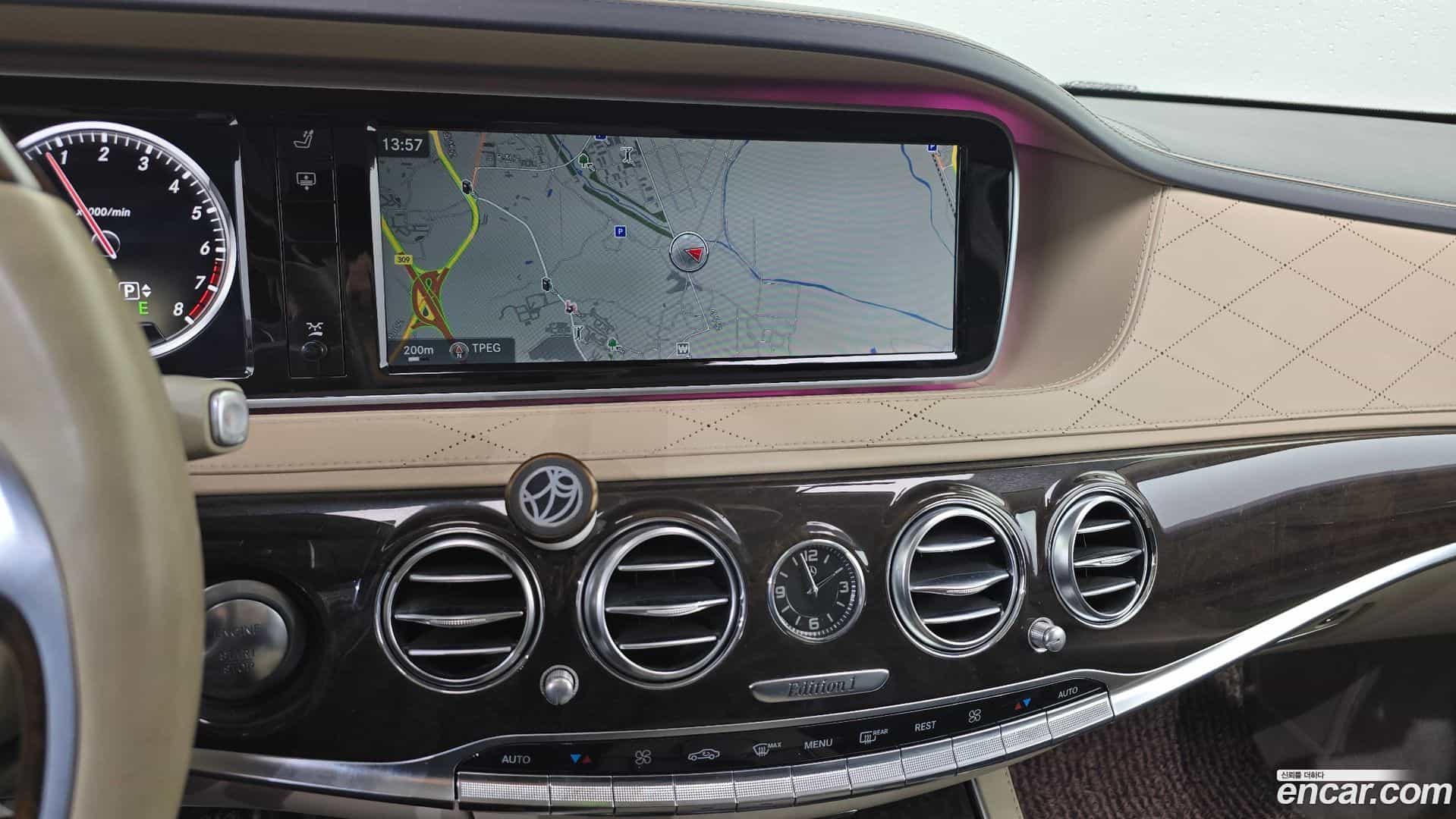 S-Class Mercedes-Benz 2013.10-OPTION-018