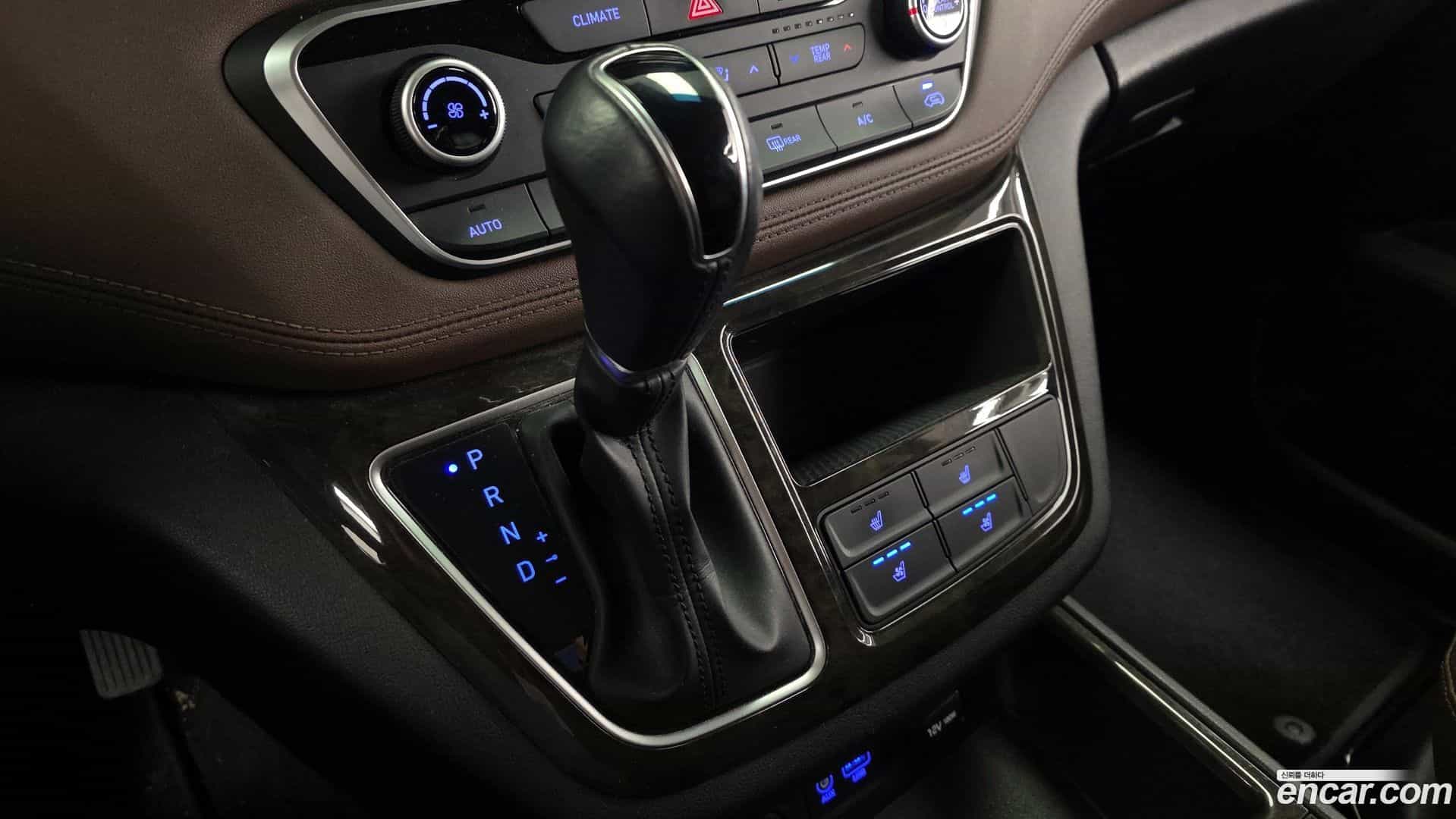 Starex Hyundai 2019.4-INNER-009