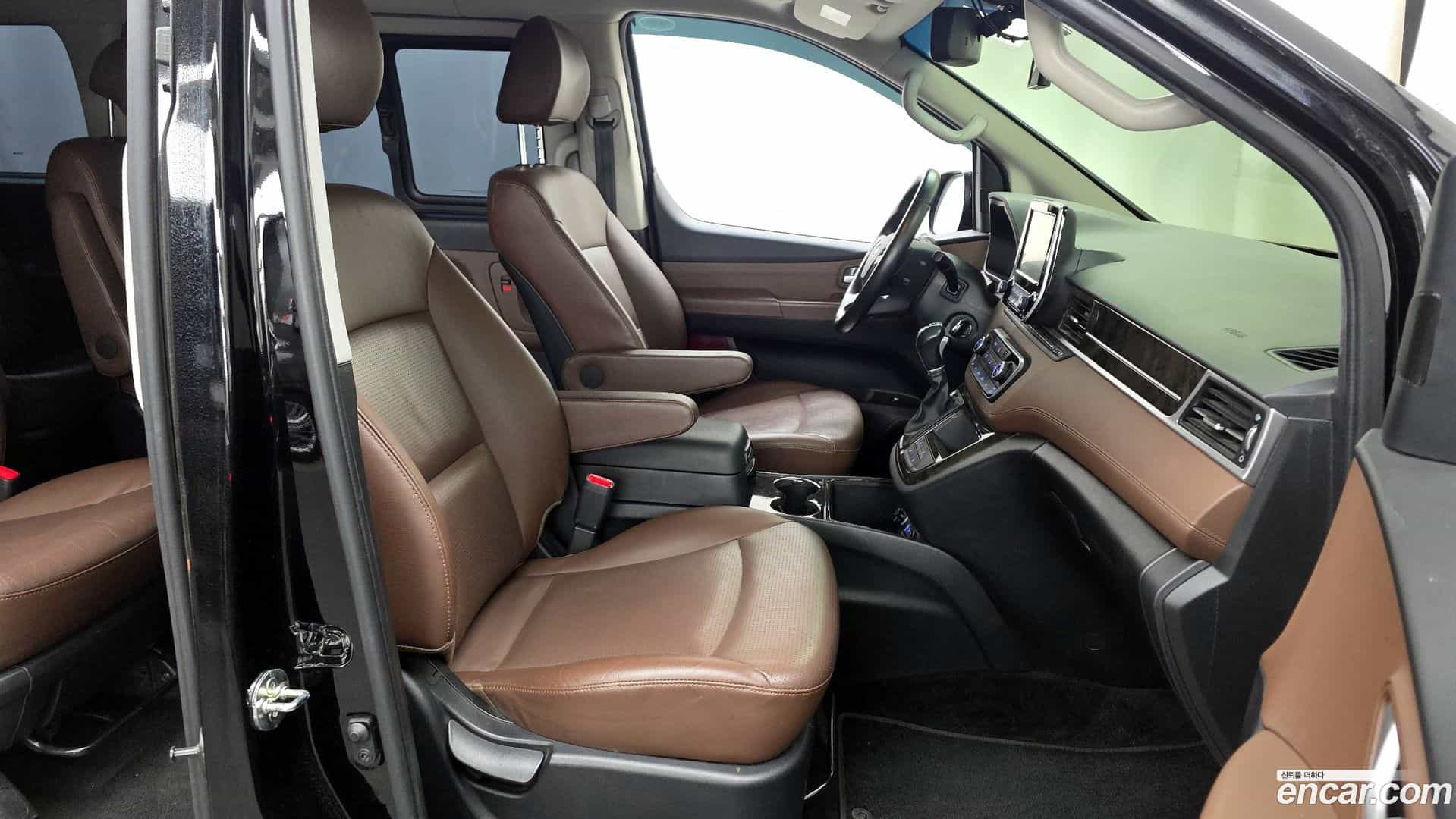 Starex Hyundai 2019.4-OPTION-015