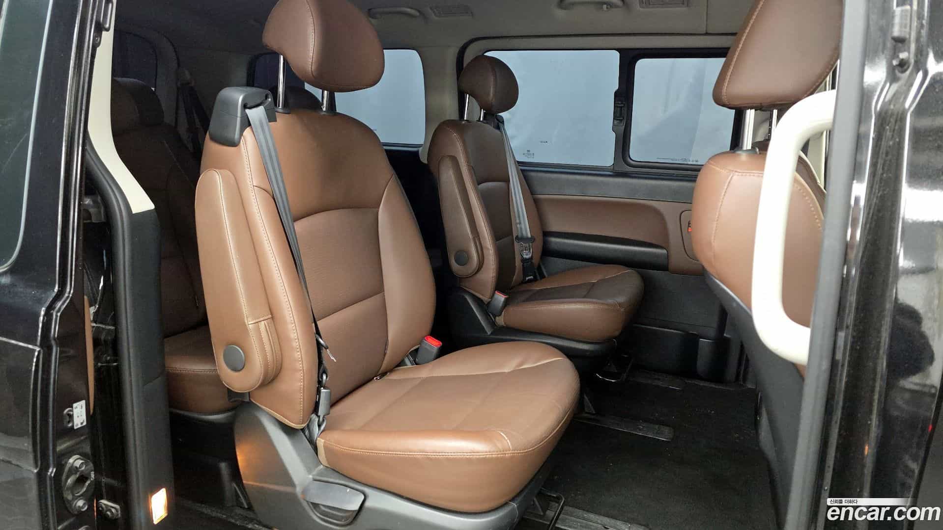 Starex Hyundai 2019.4-OPTION-016