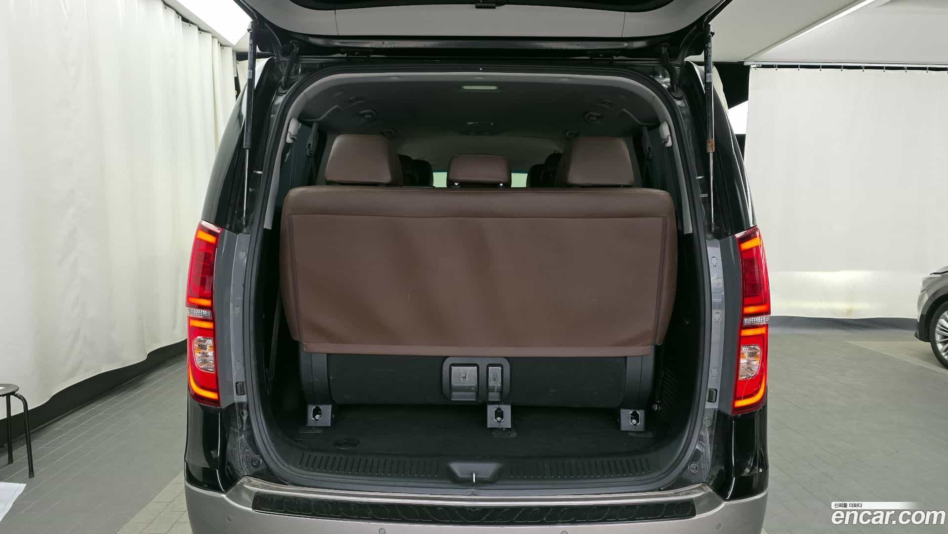 Starex Hyundai 2019.4-OPTION-024