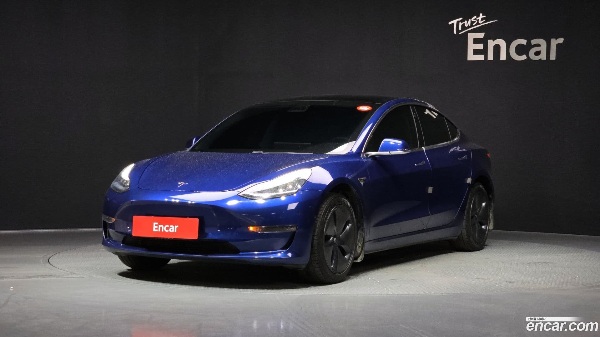 Main__Slider__Photo:Model 3 Tesla 2020.5-0