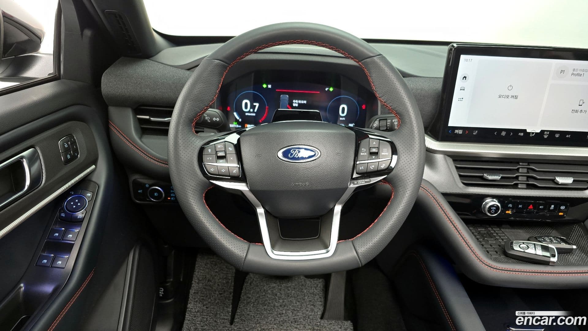 Main__Slider__Photo:Explorer Ford 2025.9-12