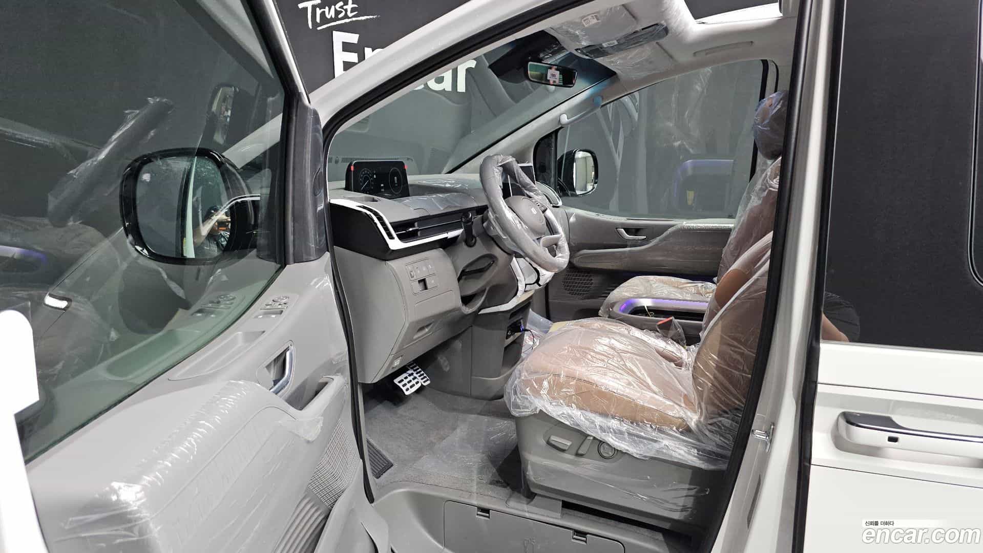 Staria Hyundai 2025.10-INNER-010