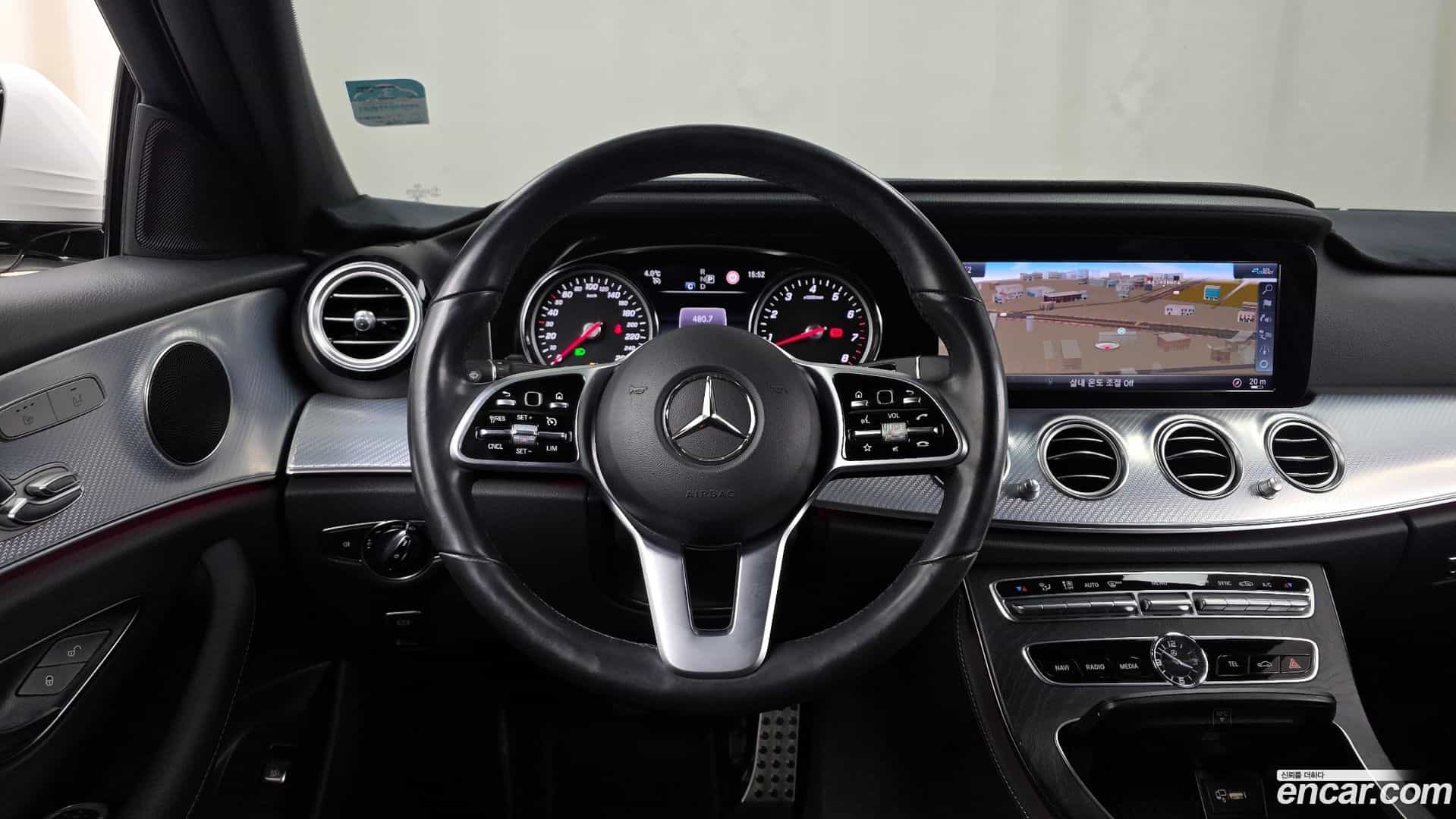E-Class Mercedes-Benz 2019.10-OPTION-017