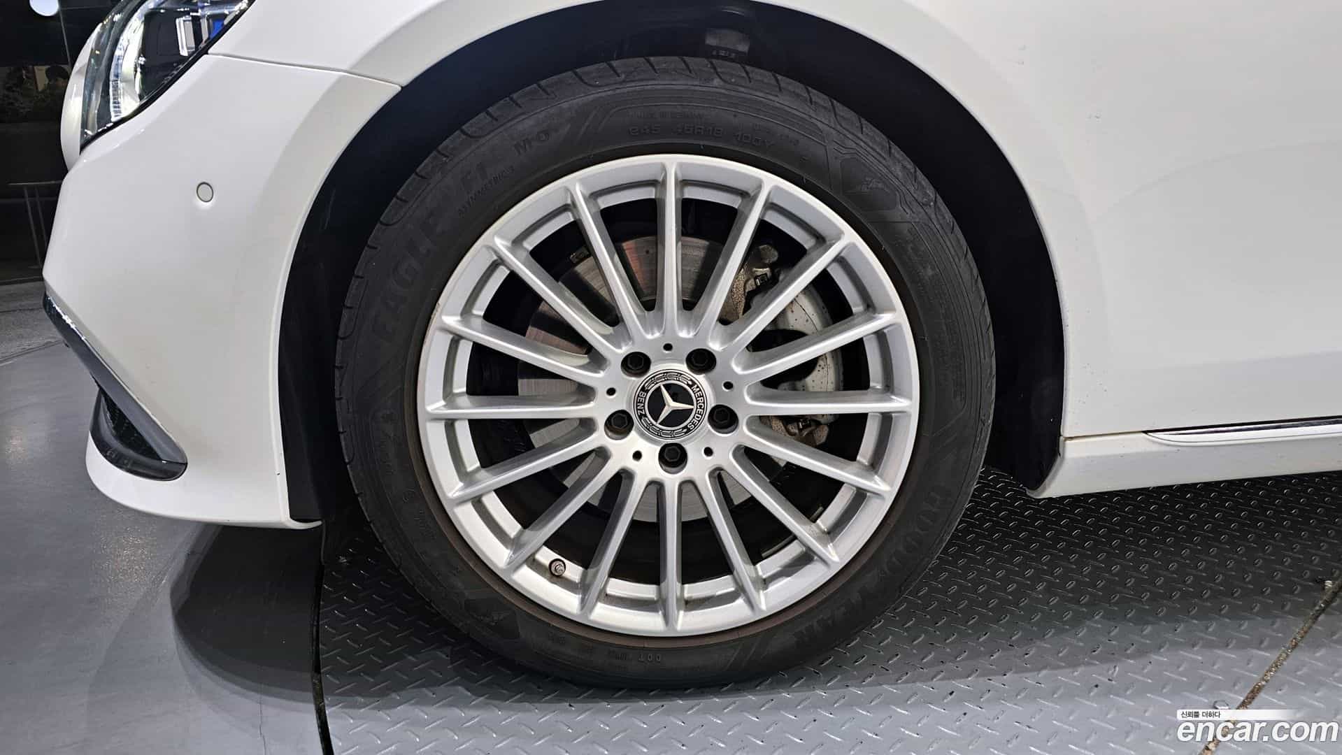 E-Class Mercedes-Benz 2023.2-OUTER-005