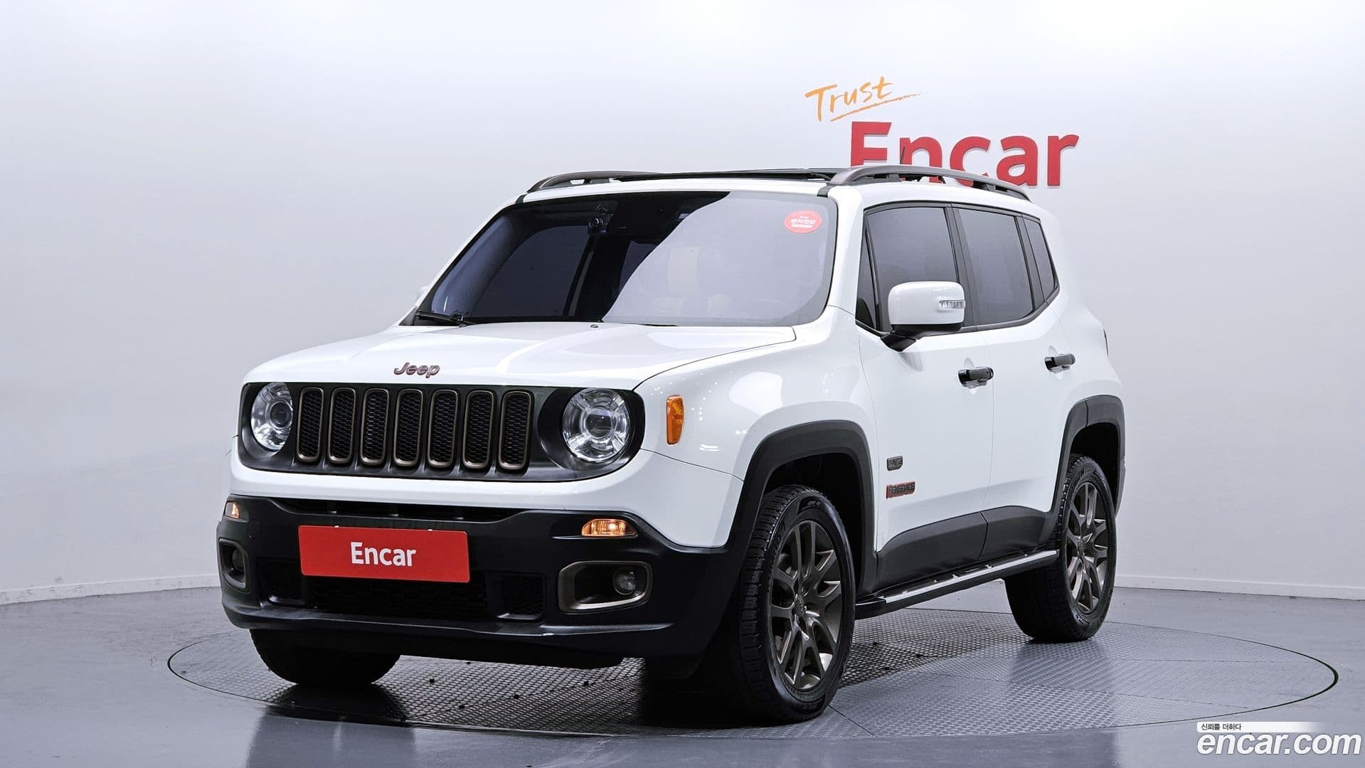 Main__Slider__Photo:Renegade Jeep 2016.5-0