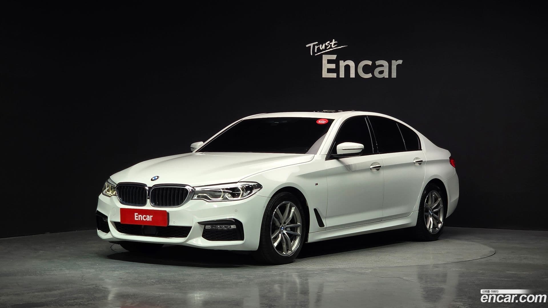 Main__Slider__Photo:5-Series BMW 2017.7-0