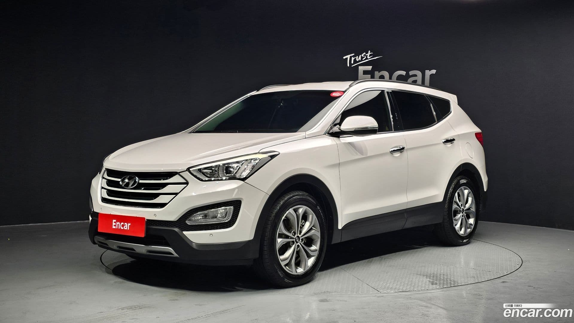 Main__Slider__Photo:Santafe Hyundai 2014.2-0