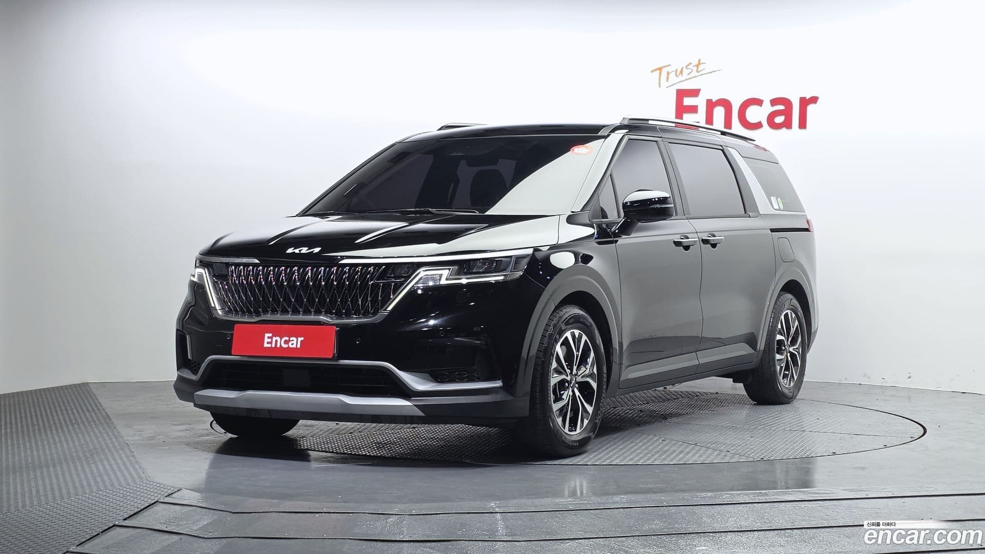 Main__Slider__Photo:Canival Kia 2022.1-0