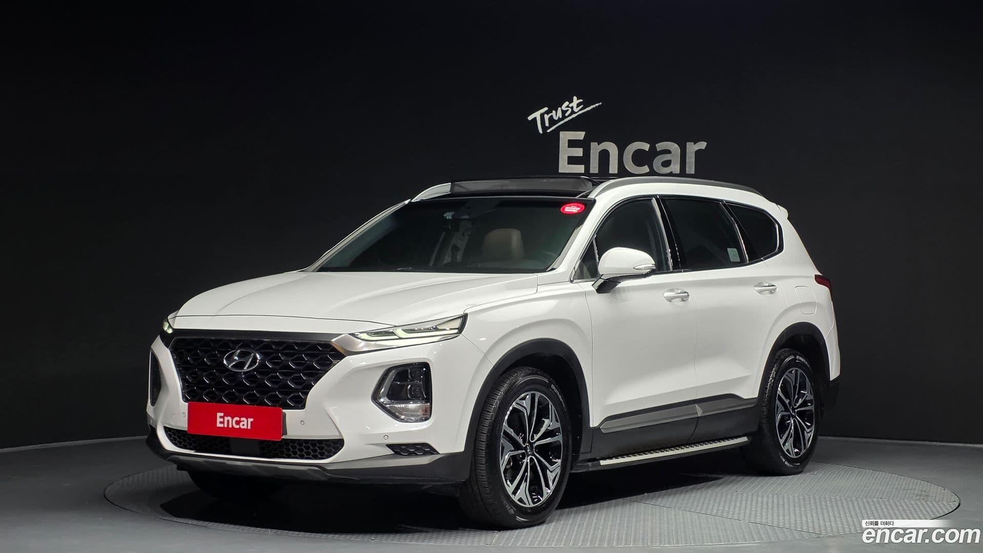 Main__Slider__Photo:Santafe Hyundai 2018.6-0