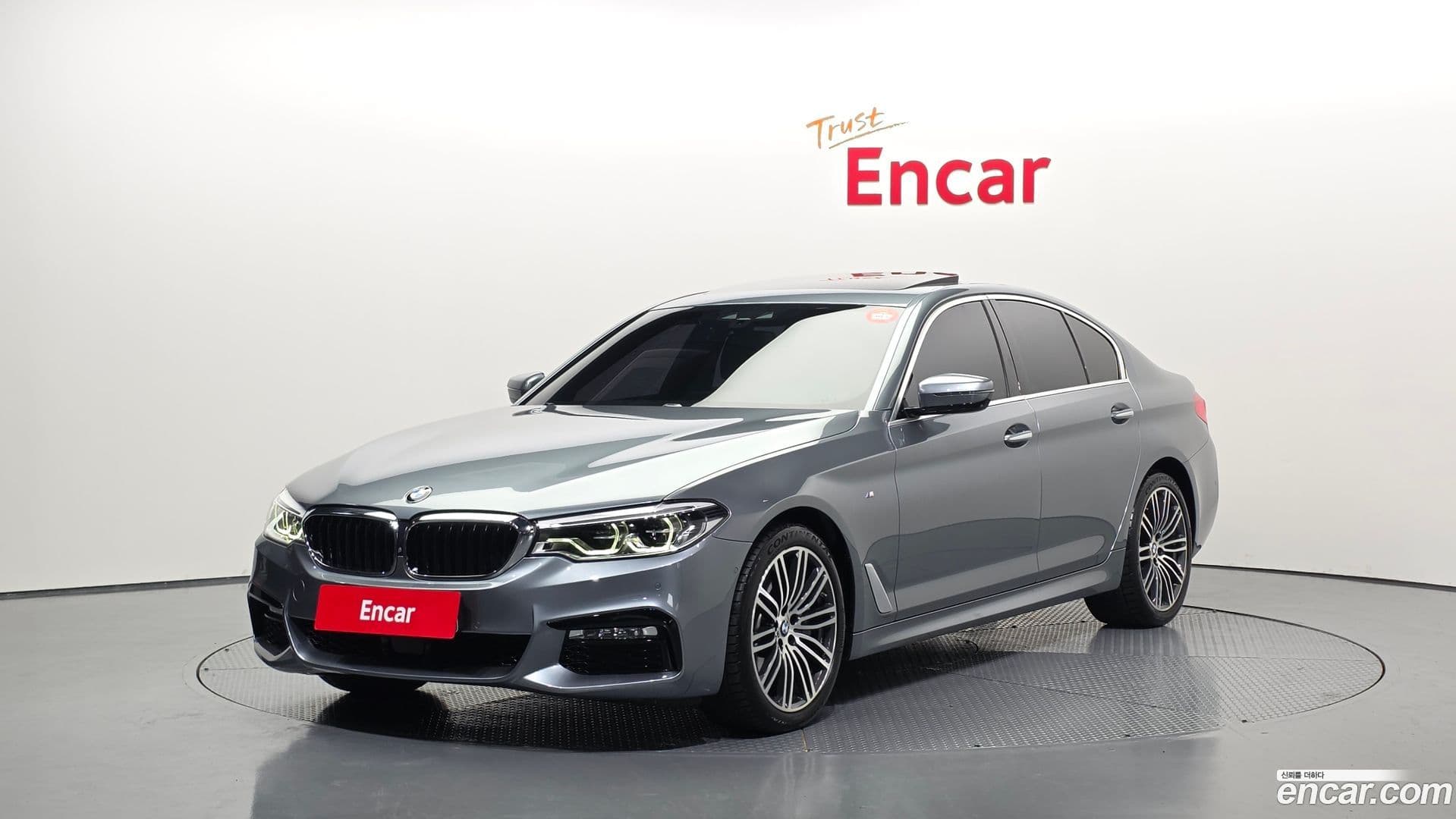 Main__Slider__Photo:5-Series BMW 2018.11-0
