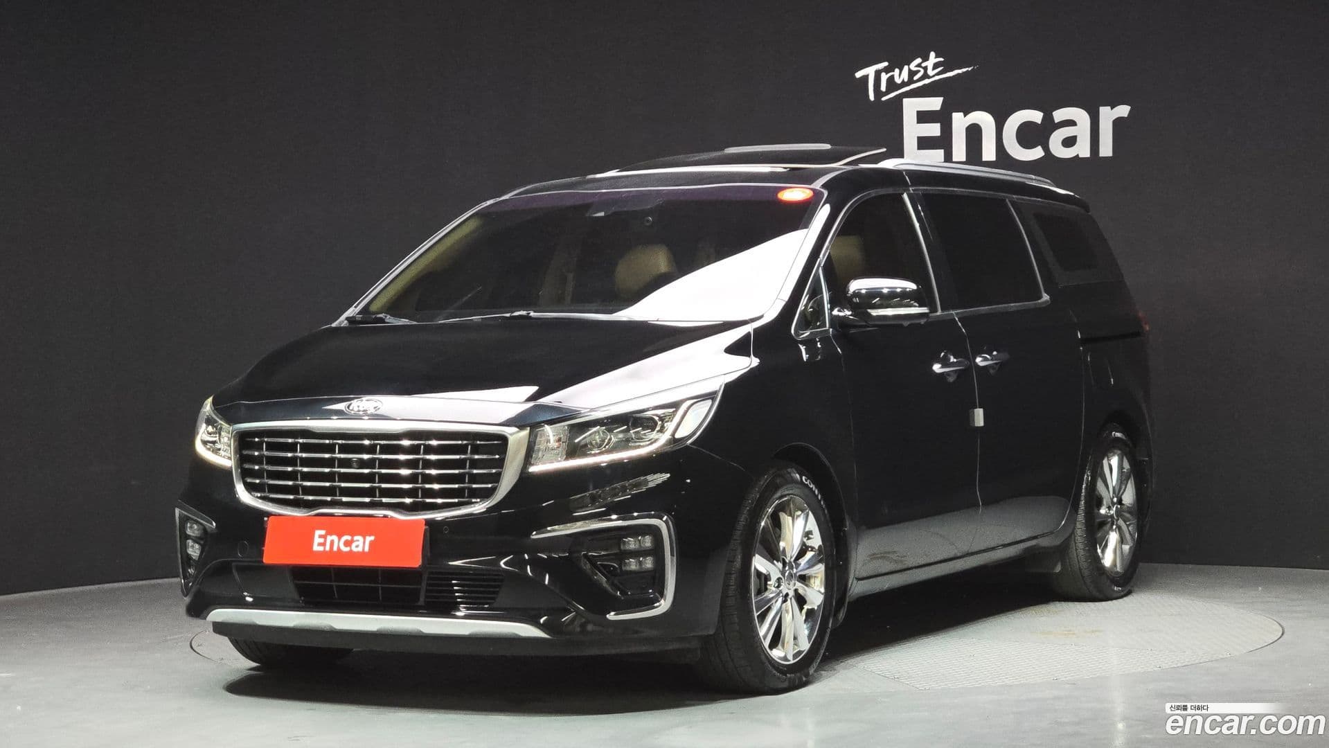 Main__Slider__Photo:Canival Kia 2018.3-0