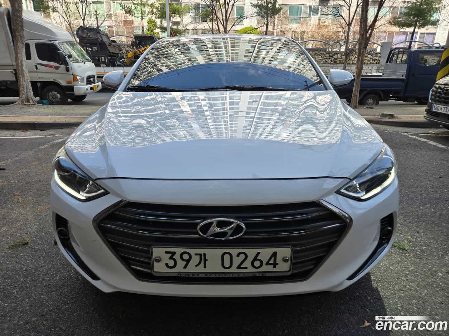 AVANTE Hyundai 2016.5-OUTER-002