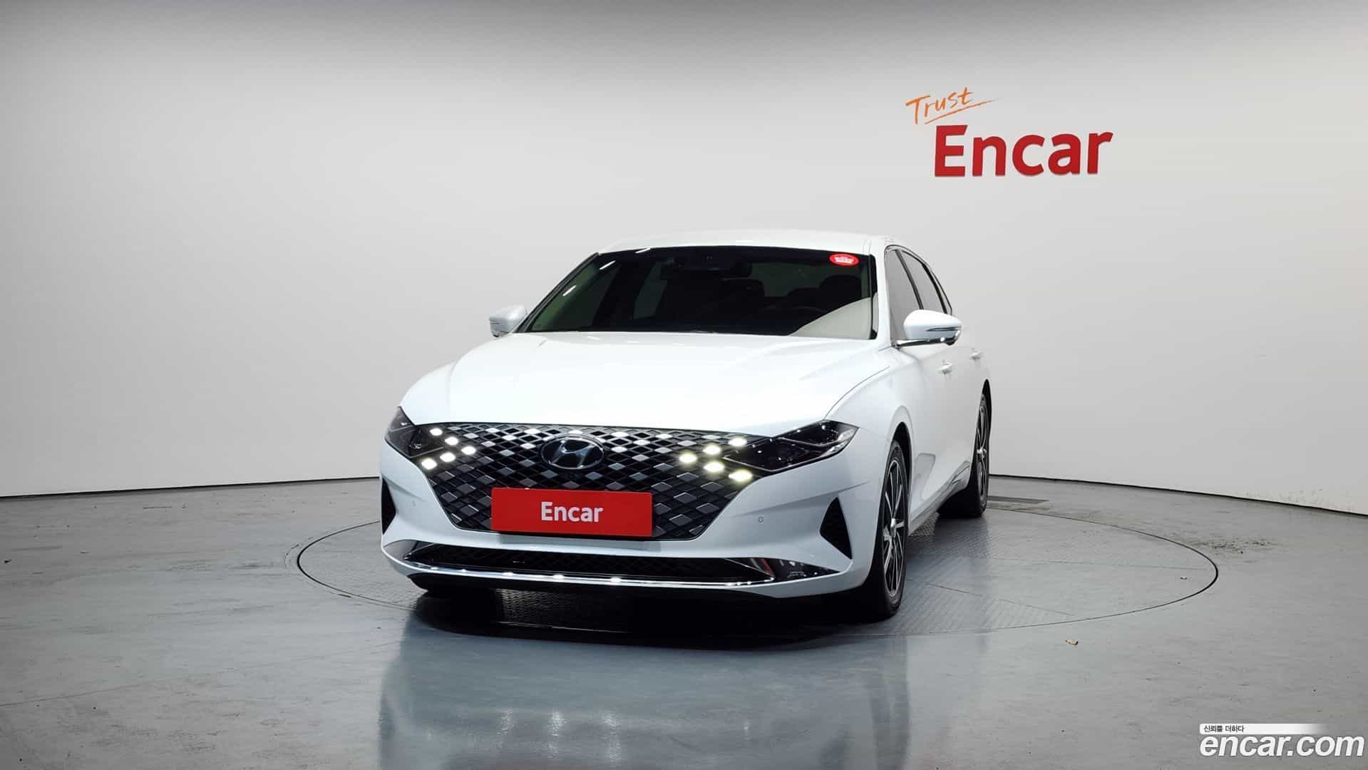 Grandeur Hyundai 2022.1-OUTER-003