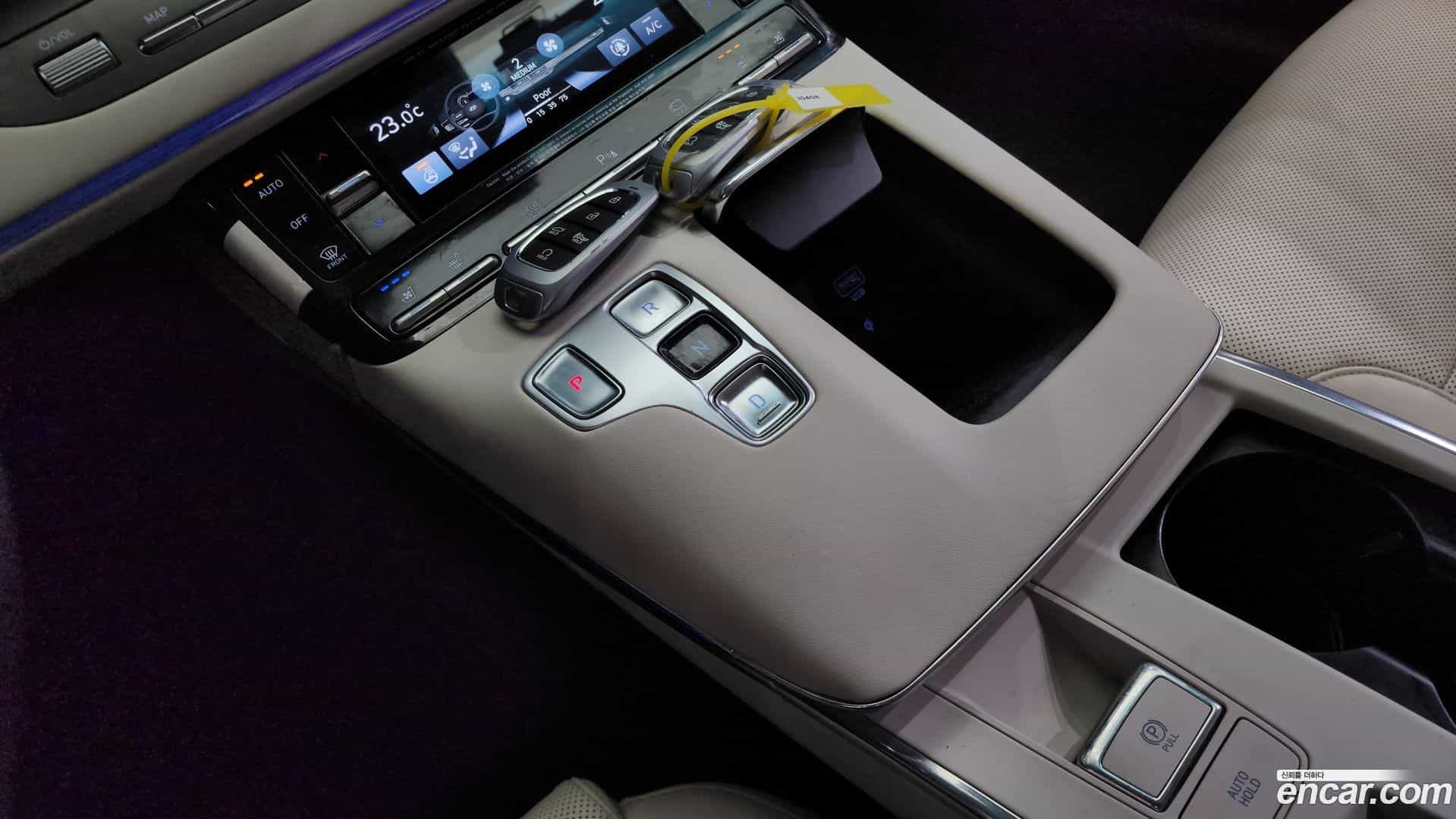 Grandeur Hyundai 2022.1-INNER-009