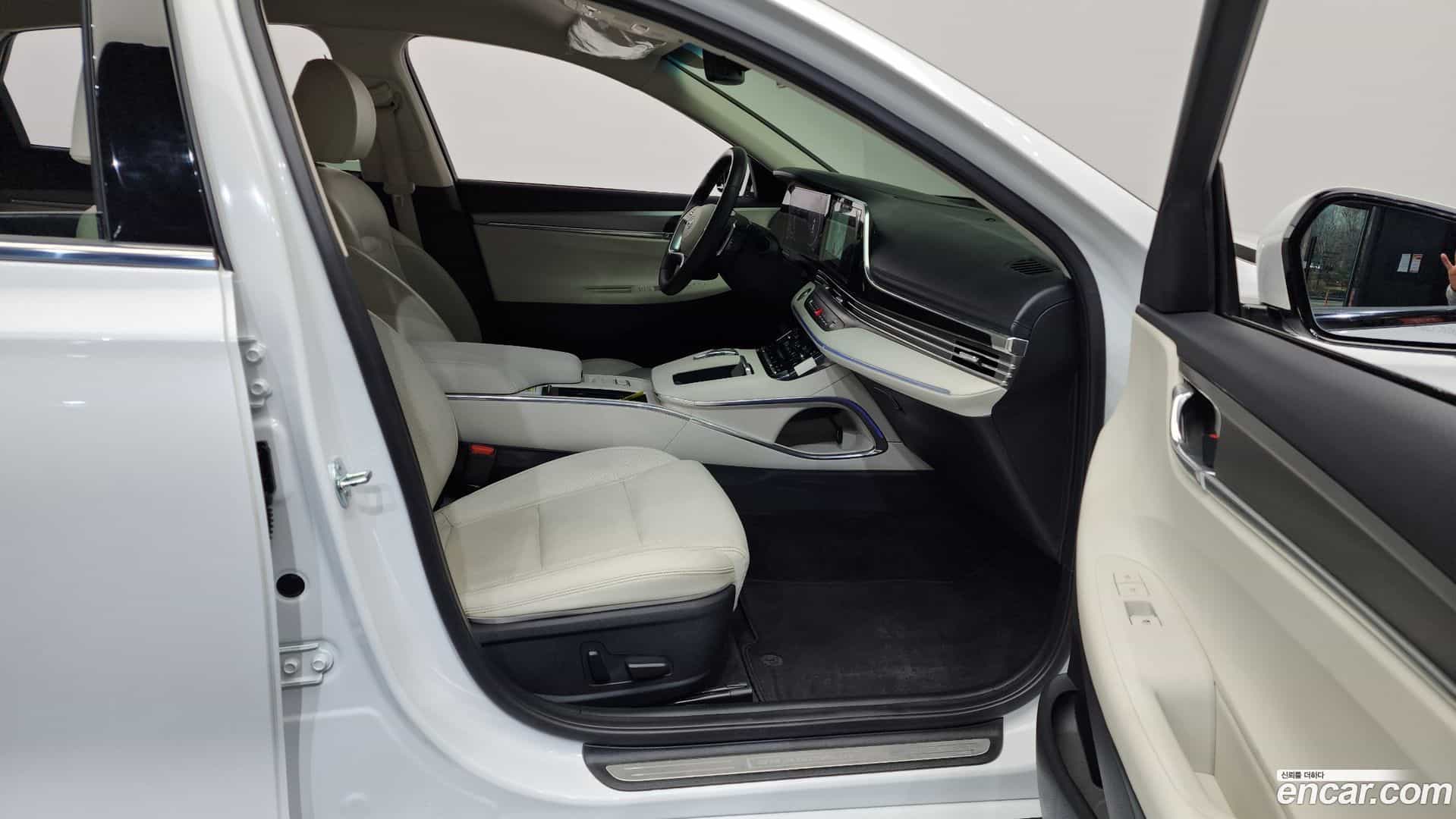 Grandeur Hyundai 2022.1-OPTION-015