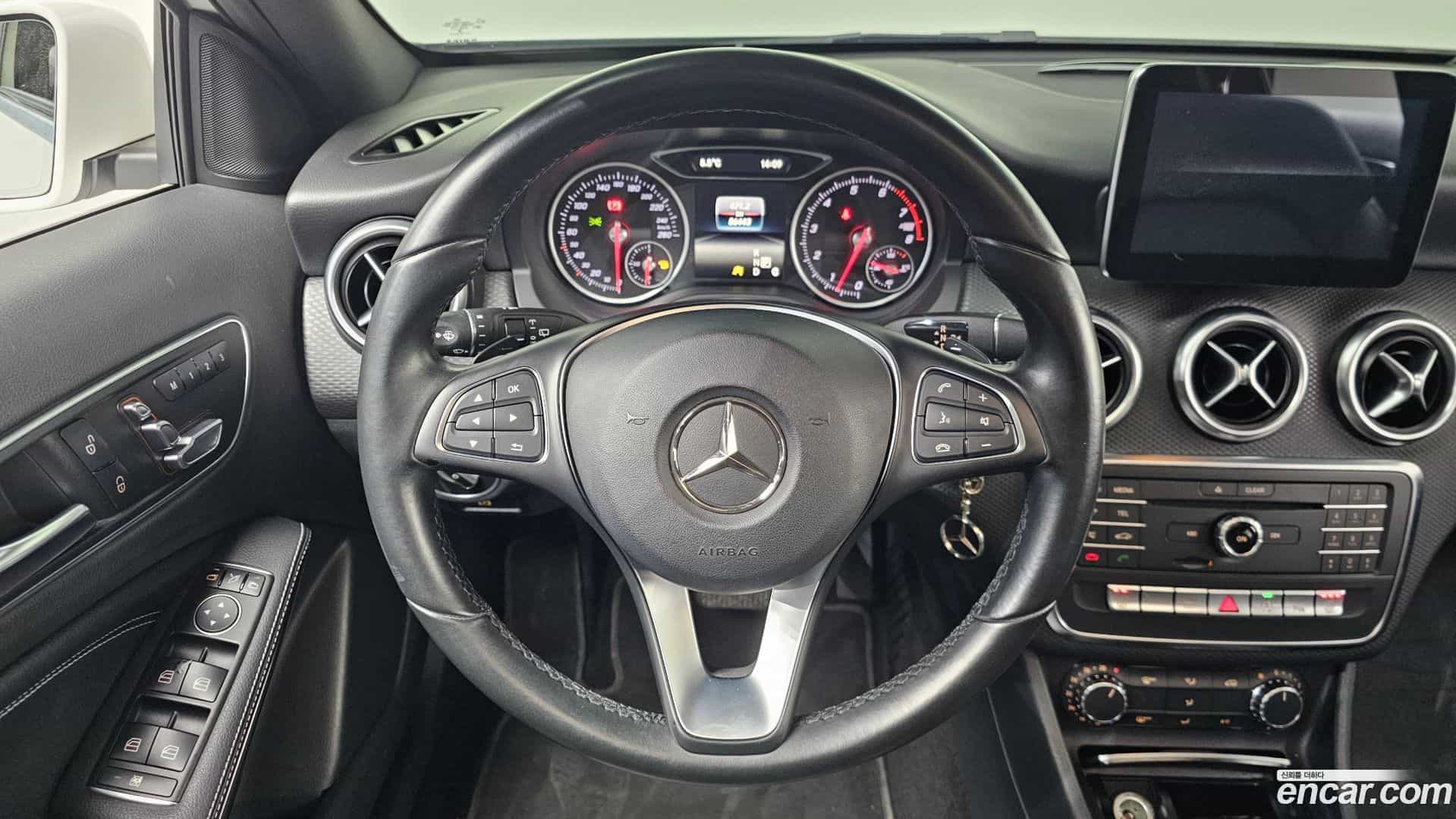 A-Class Mercedes-Benz 2016.0-OPTION-017