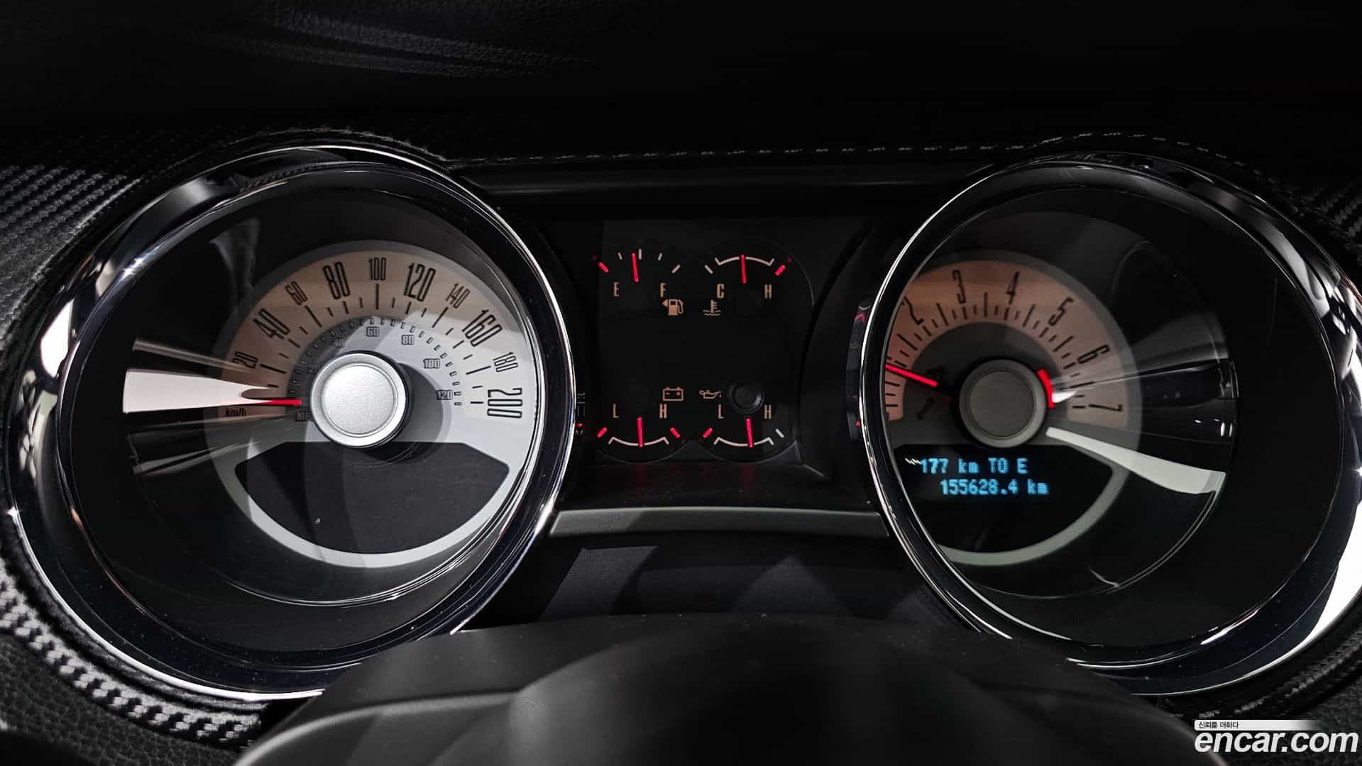 Mustang Ford 2010.7-INNER-008