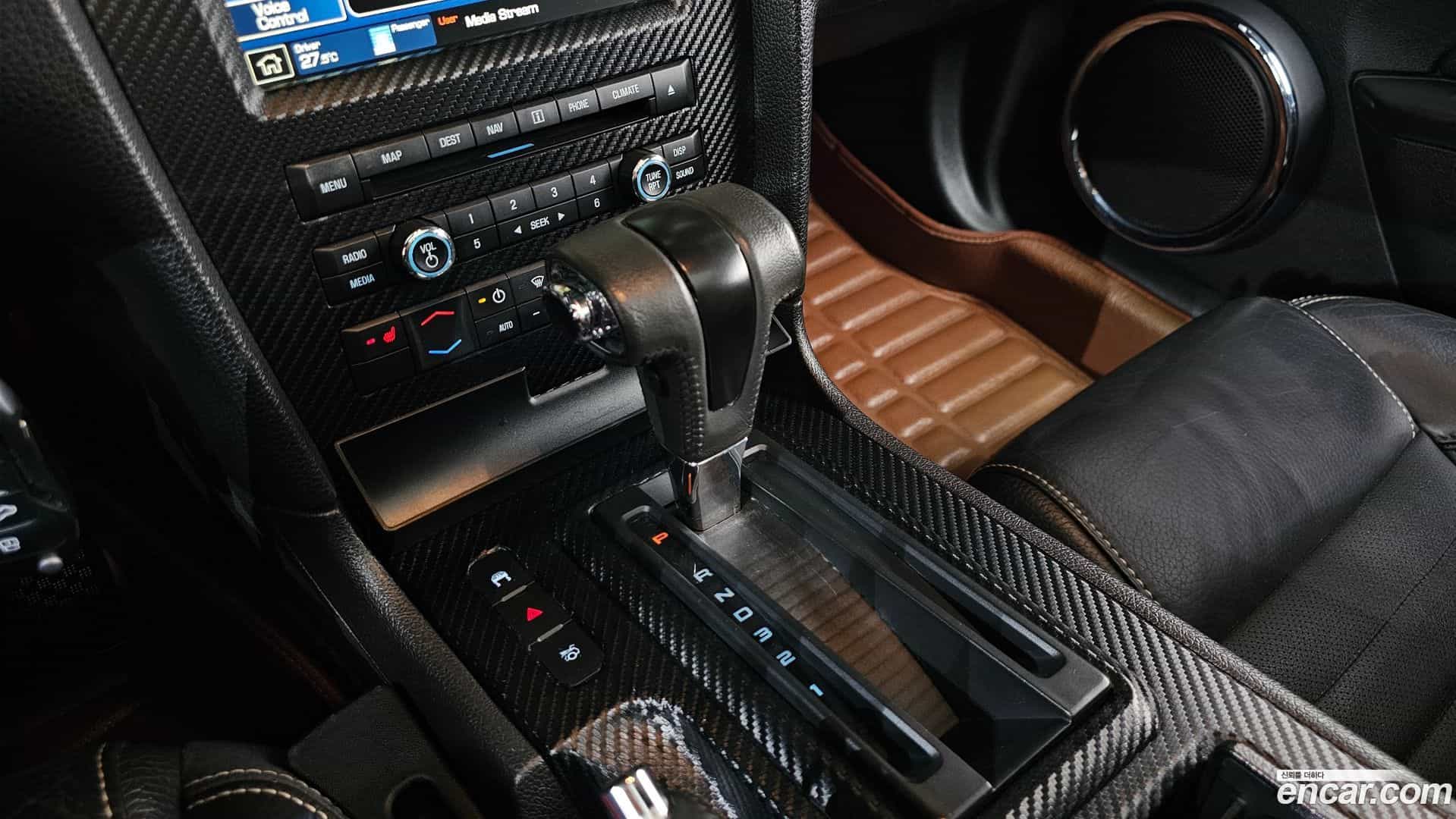Mustang Ford 2010.7-INNER-009