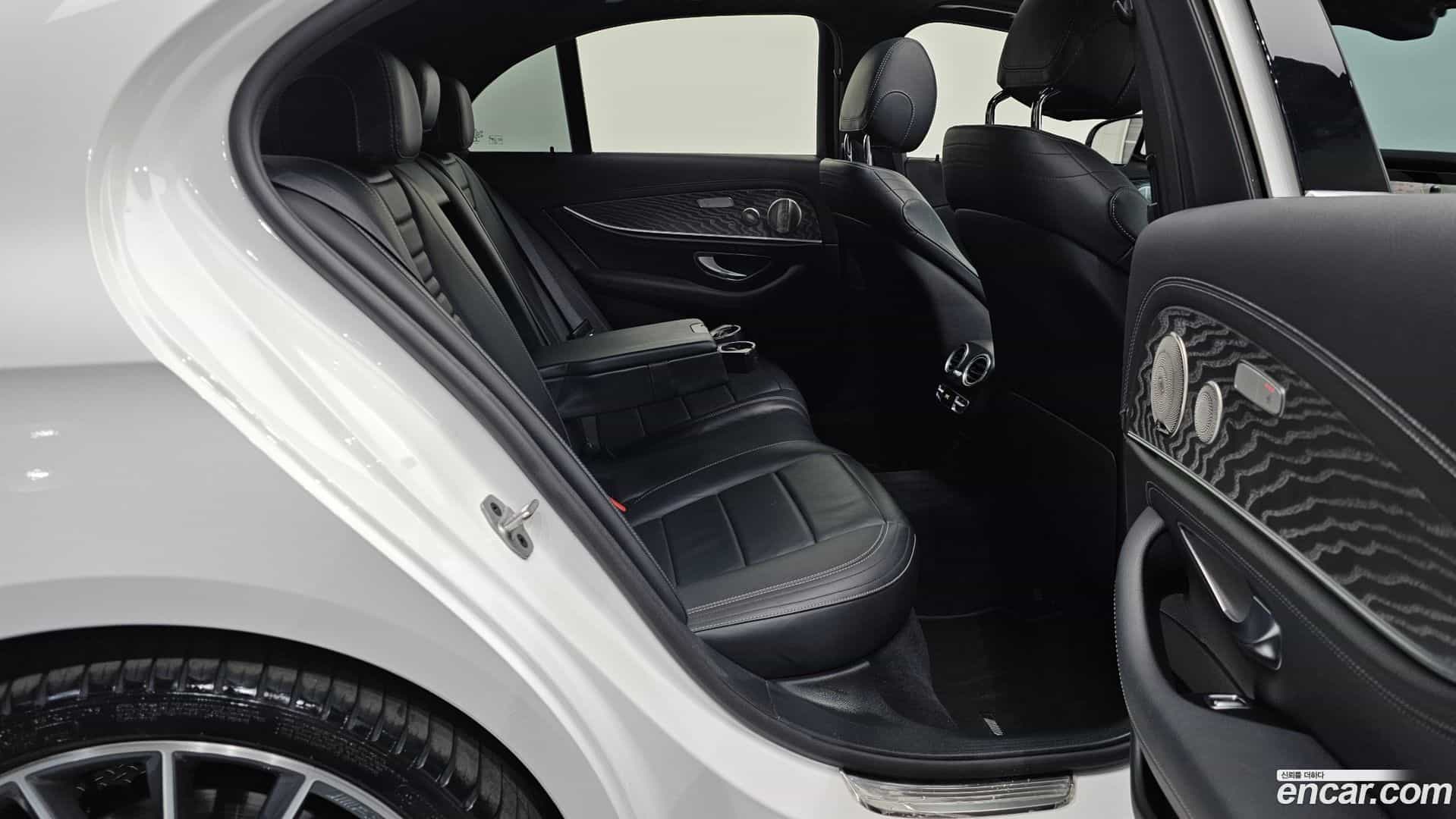 E-Class Mercedes-Benz 2021.2-OPTION-016