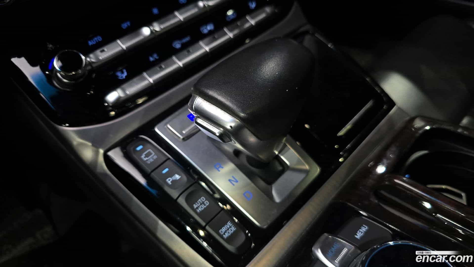 EQ900 Genesis 2016.1-INNER-009