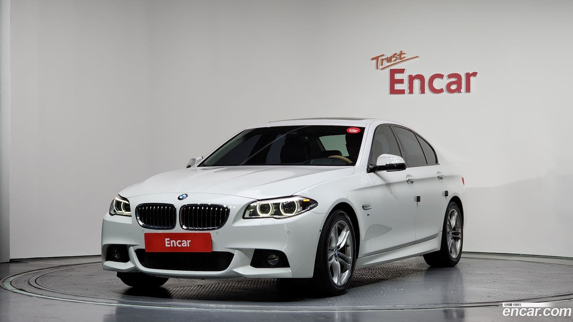 Main__Slider__Photo:5-Series BMW 2016.4-0