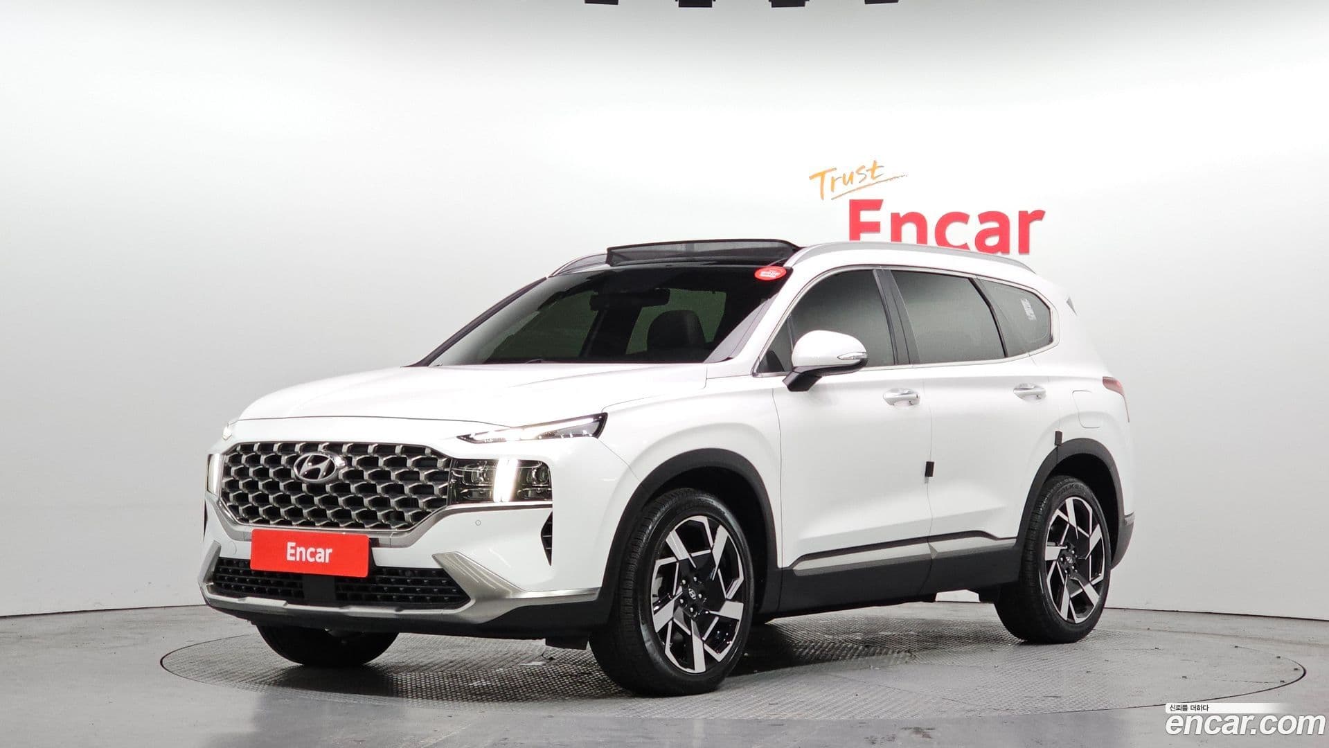 Main__Slider__Photo:Santafe Hyundai 2021.11-0