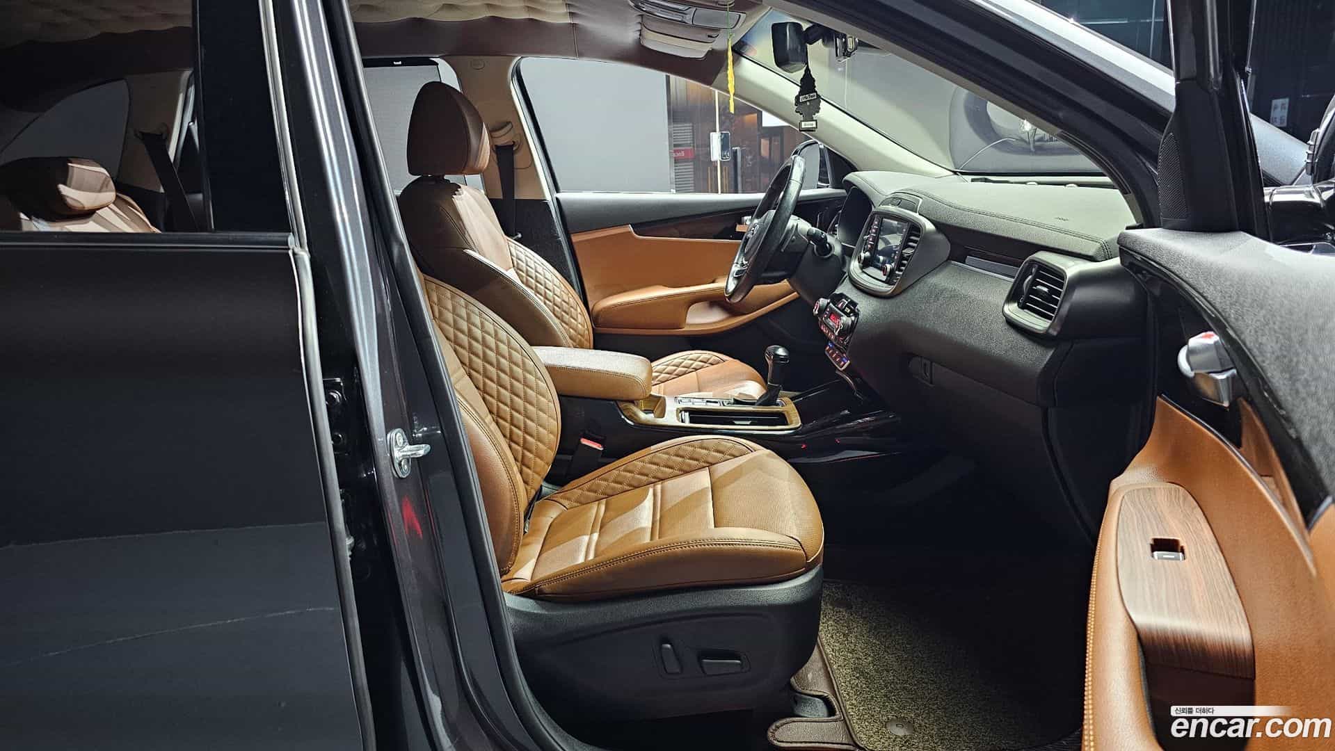 Sorento Kia 2020.2-INNER-010