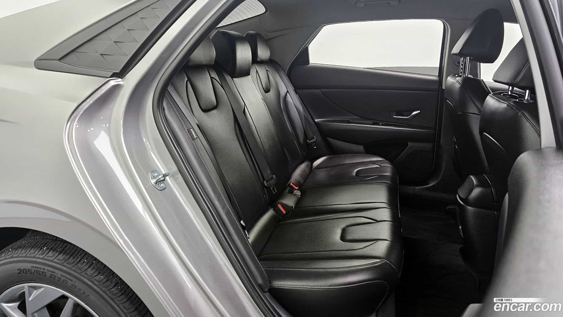 AVANTE Hyundai 2023.9-OPTION-016
