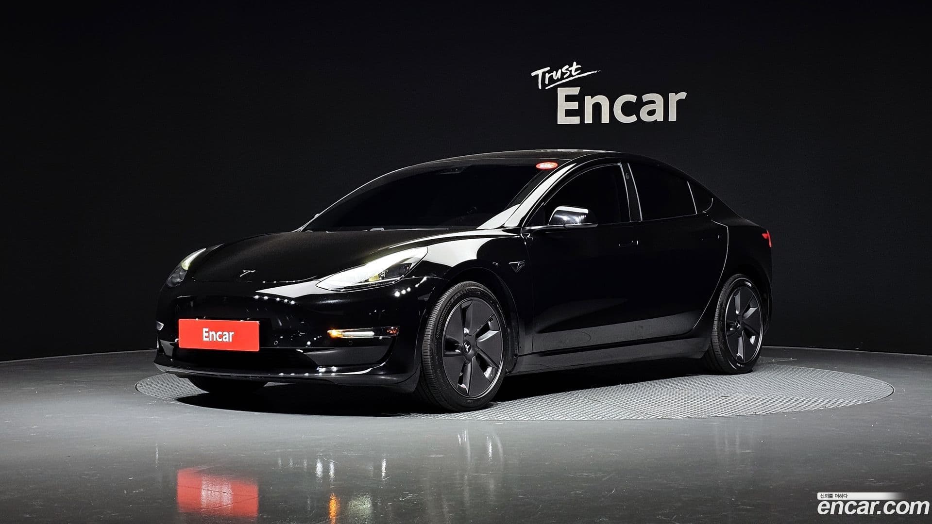 Main__Slider__Photo:Model 3 Tesla 2021.7-0